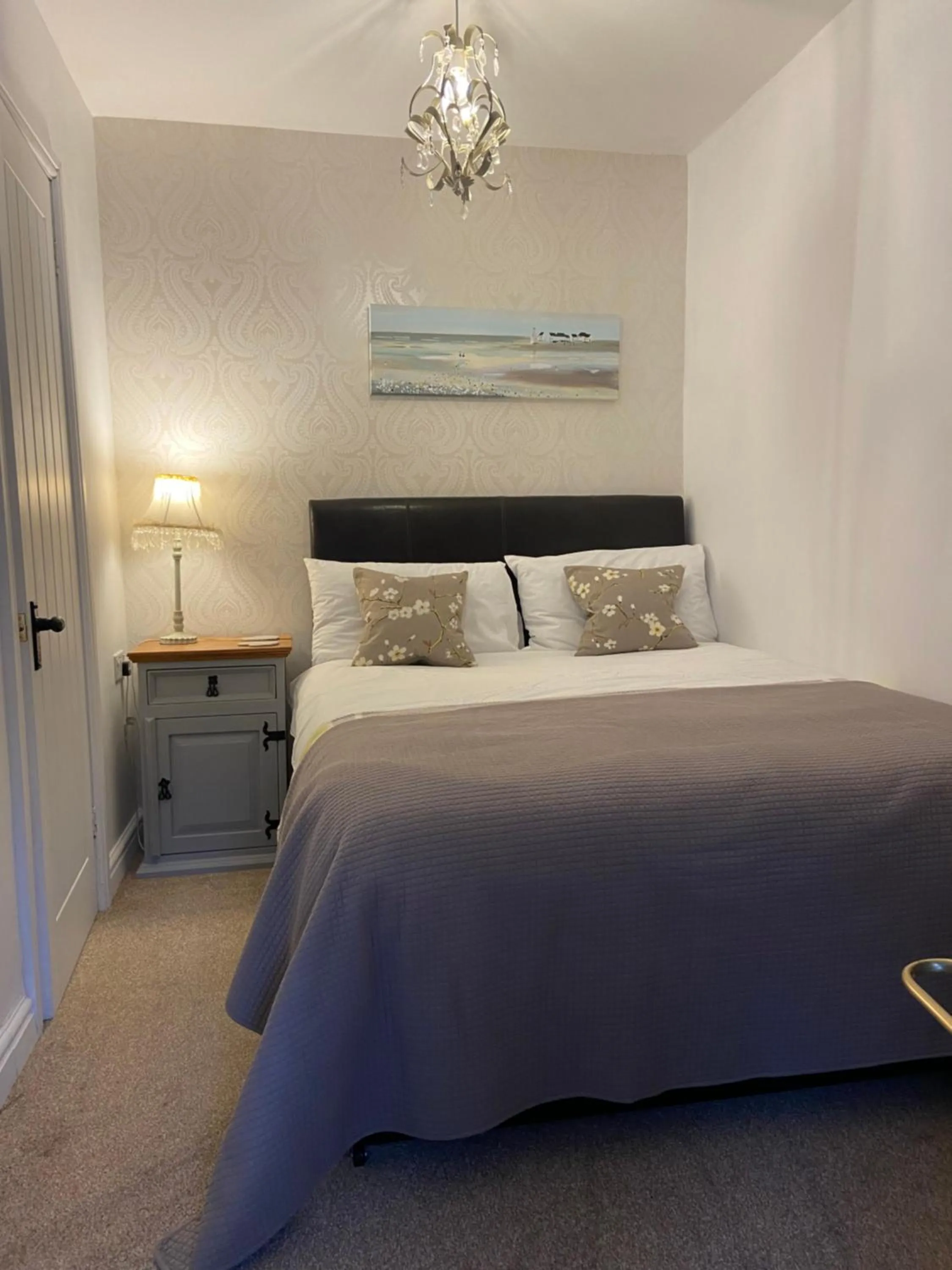 Bedroom, Bed in Ty Capel Isa