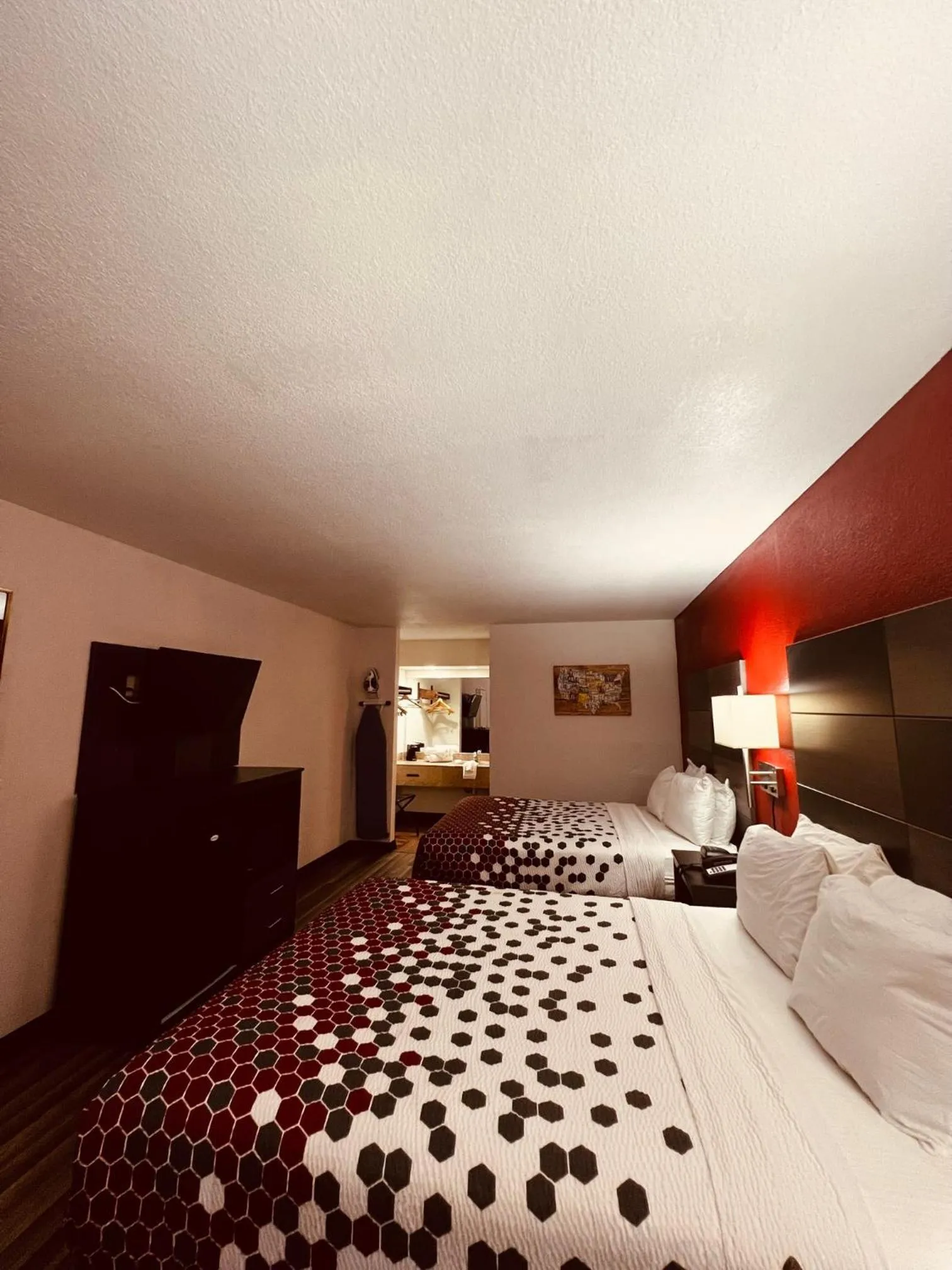 Bed in Econo Lodge Inn & Suites Downtown San Antonio Riverwalk Area