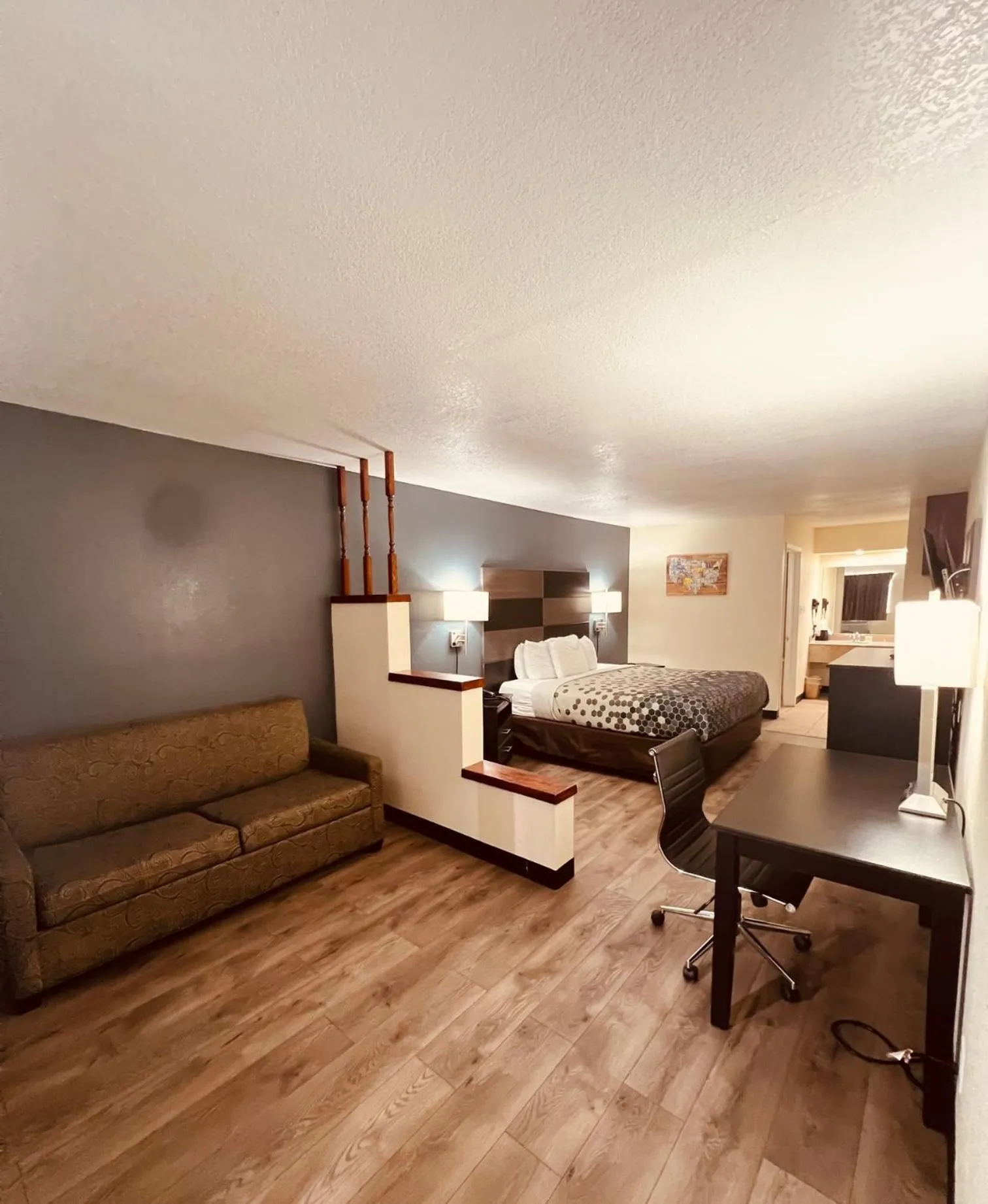 Bed in Econo Lodge Inn & Suites Downtown San Antonio Riverwalk Area