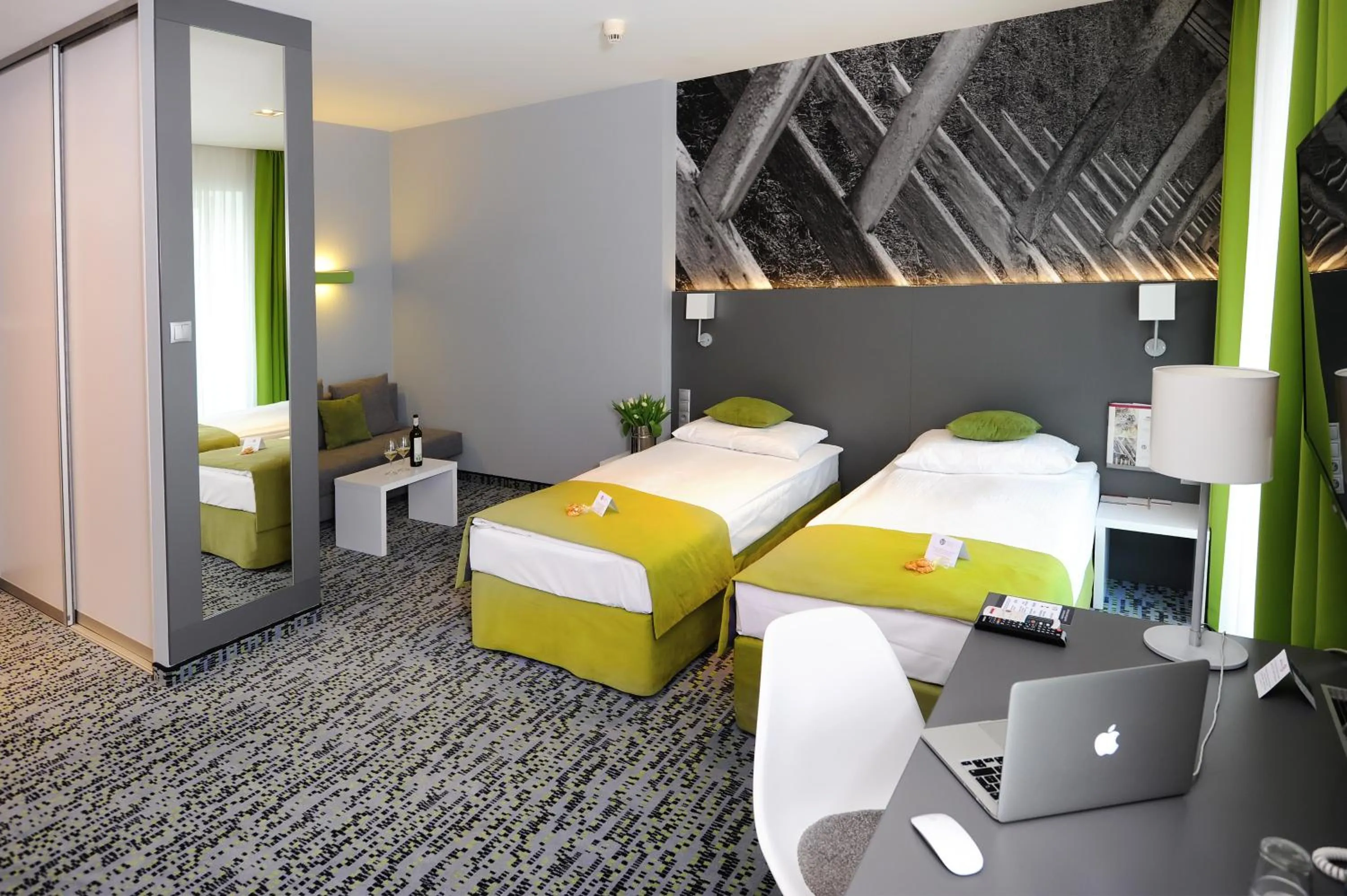 Bed in Villa Park Med. & SPA