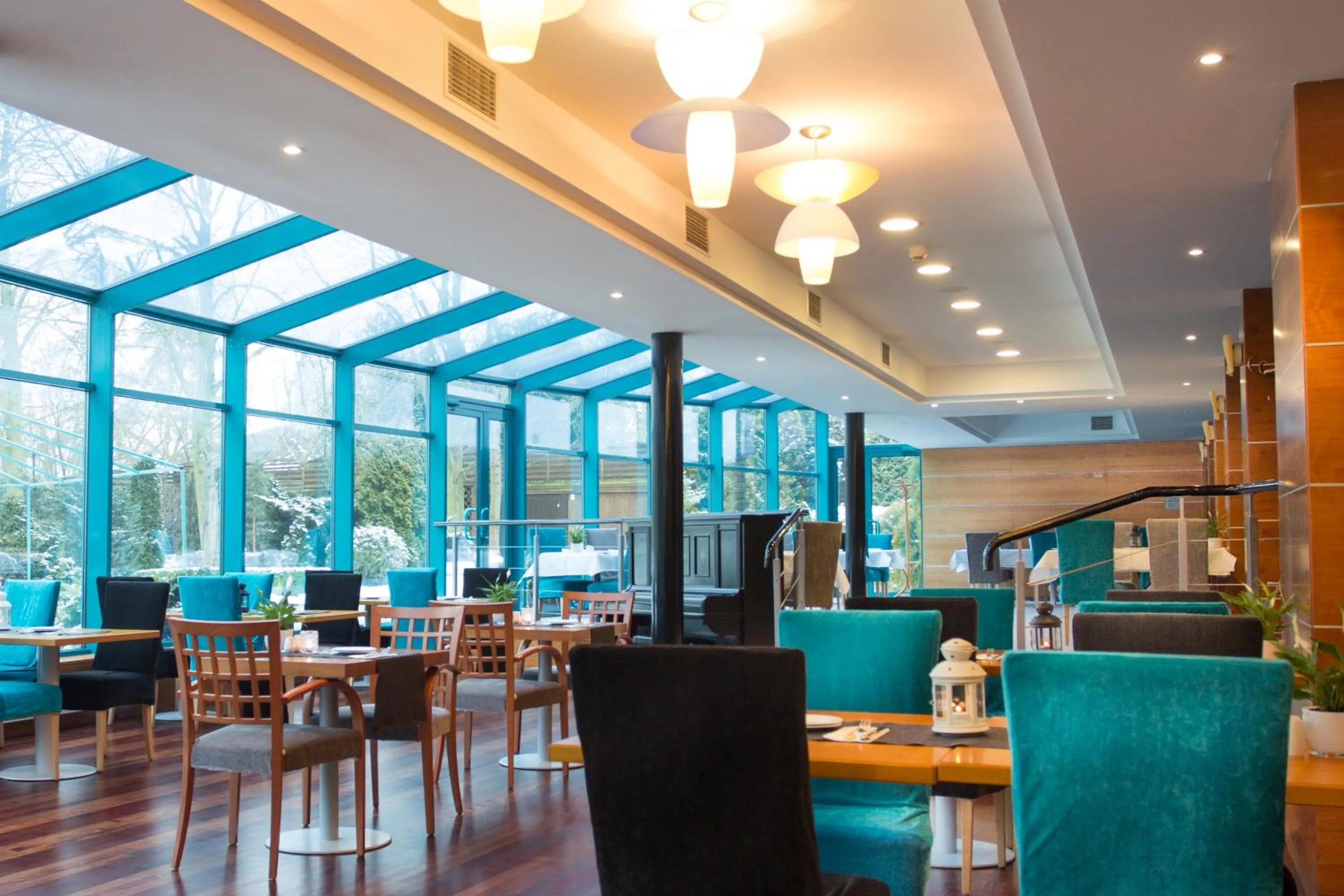 Restaurant/places to eat in Villa Park Med. & SPA