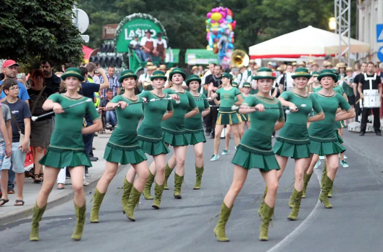 Entertainment in Villa Aina Boutique Hotel