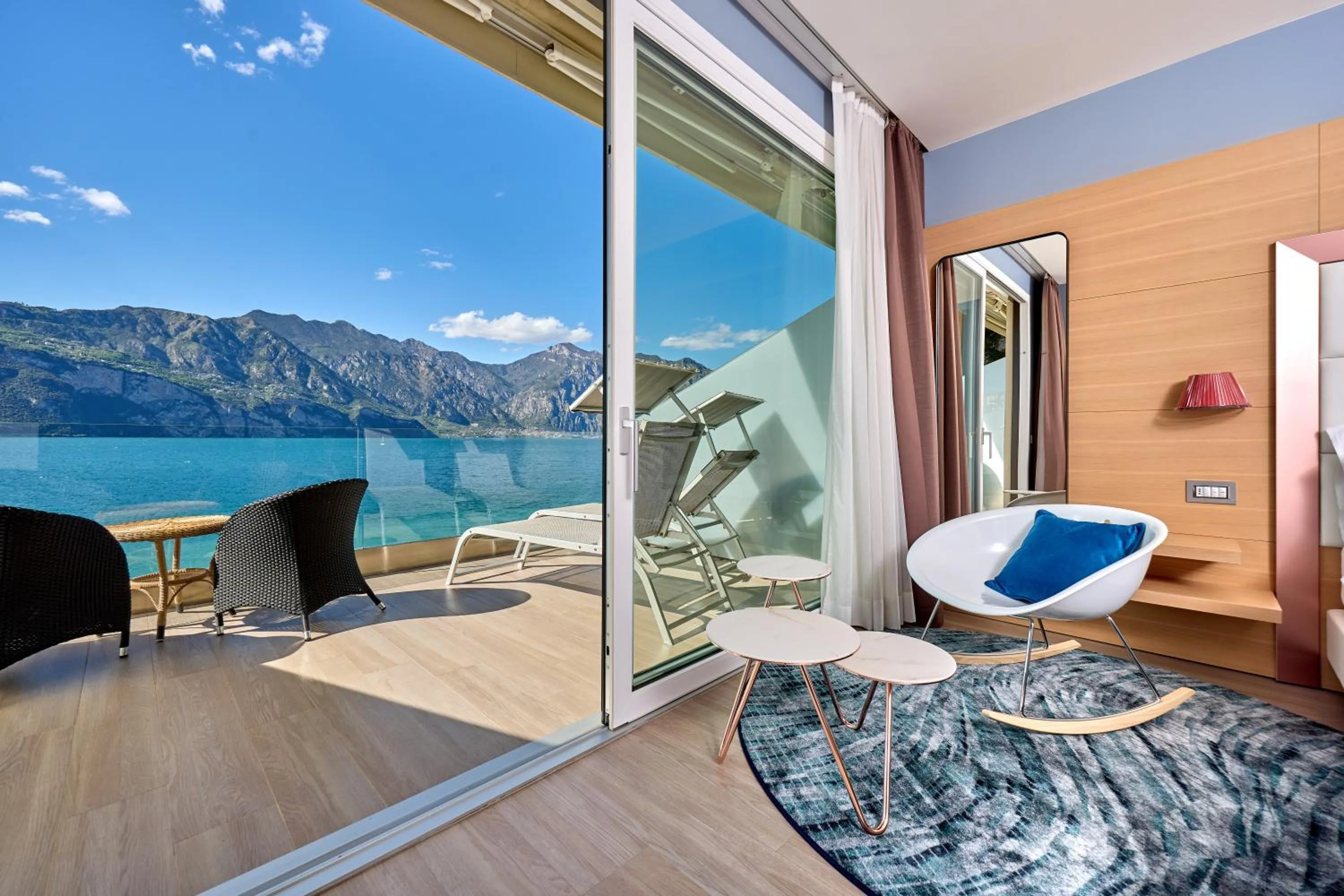 Hotel Castello Lake Front