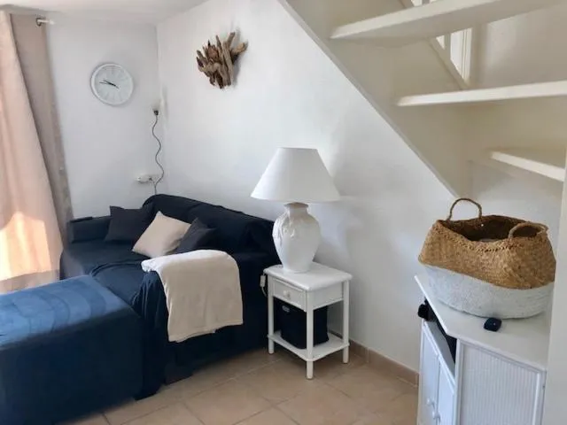 Living room, Bed in Les Andalouses