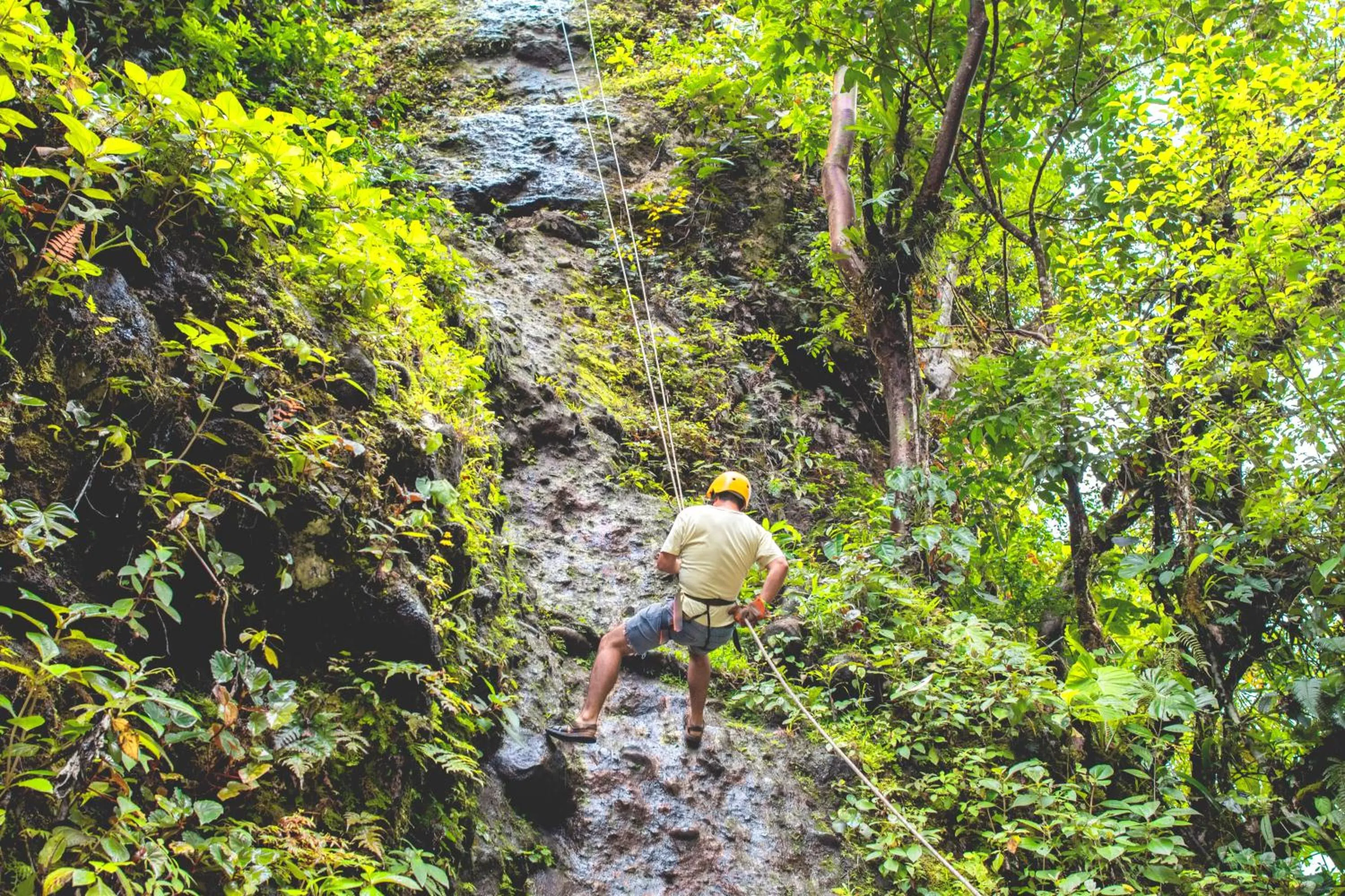 Hiking in Selina La Fortuna