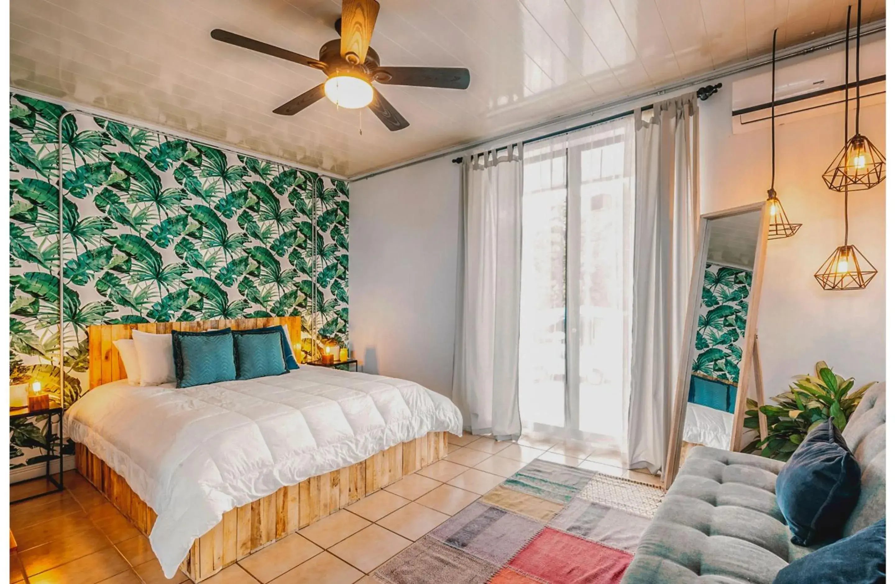 Deluxe Room in Viajero La Fortuna Hostel Deluxe Room in Viajero La Fortuna Hostel