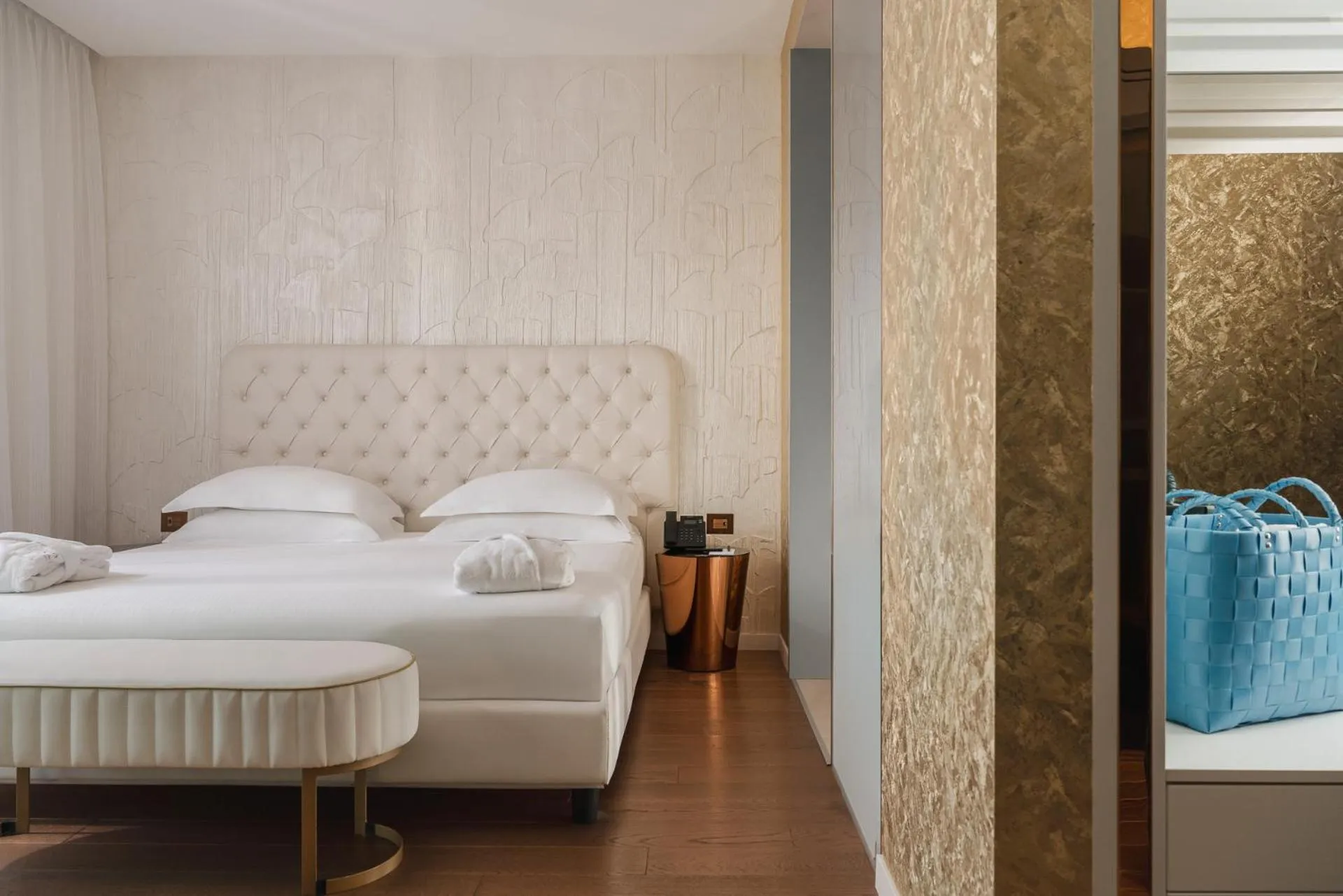 Bedroom, Bed in The Promenade Luxury Wellness Hotel