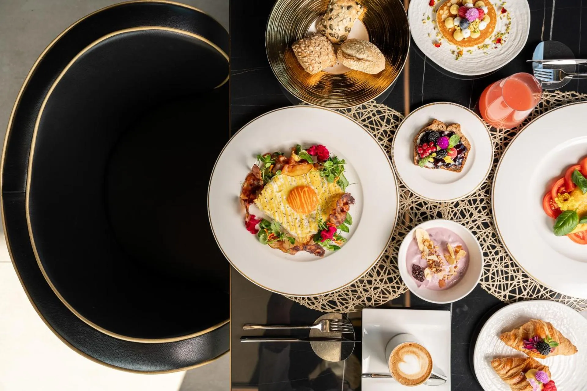 Breakfast in The Promenade Luxury Wellness Hotel