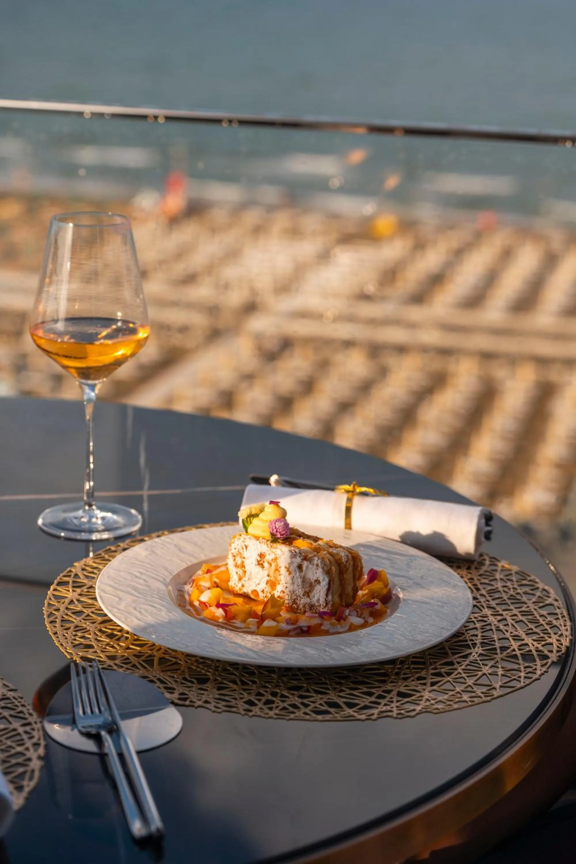 Restaurant/places to eat in The Promenade Luxury Wellness Hotel