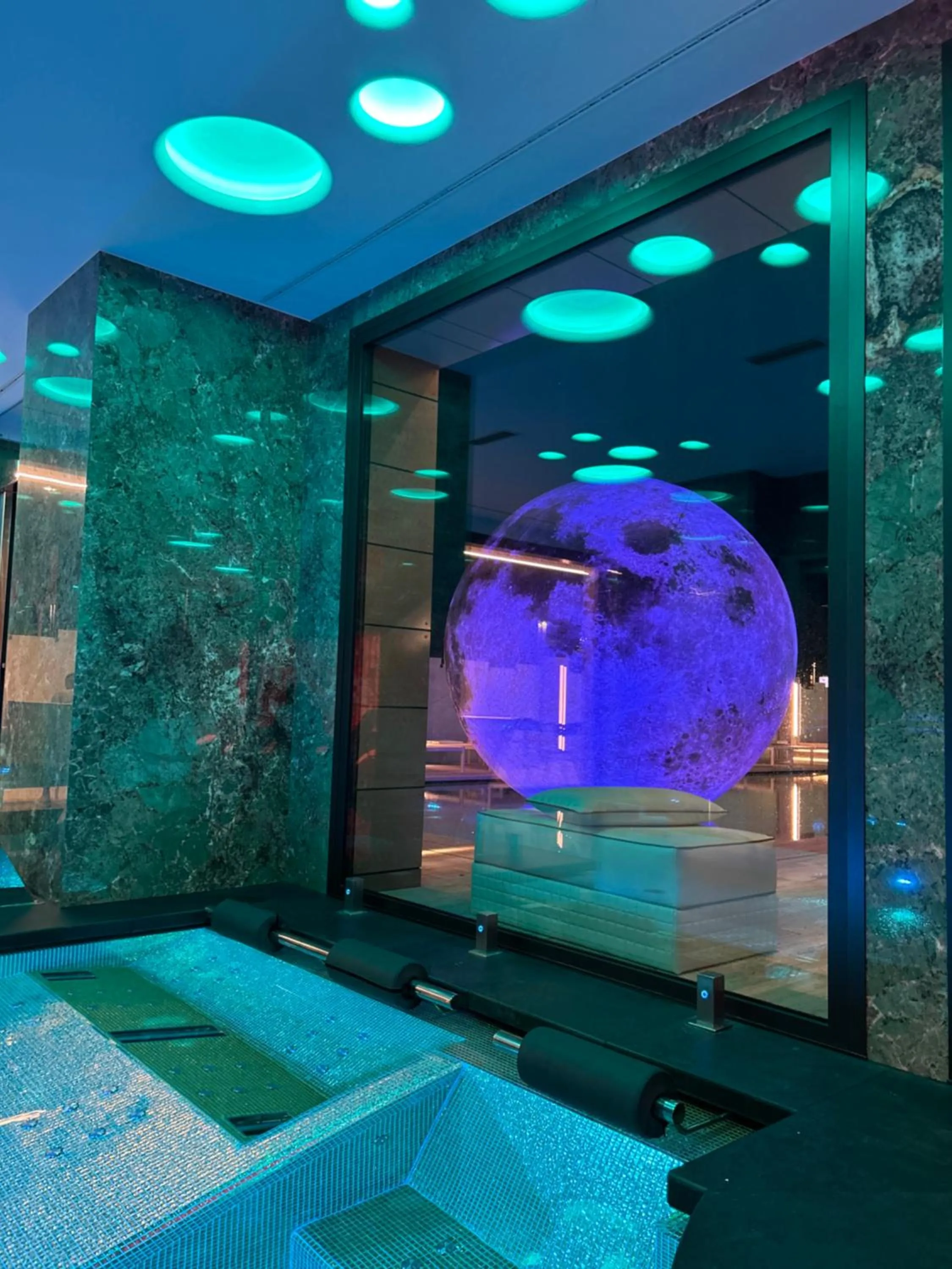 Hot Tub in The Promenade Luxury Wellness Hotel