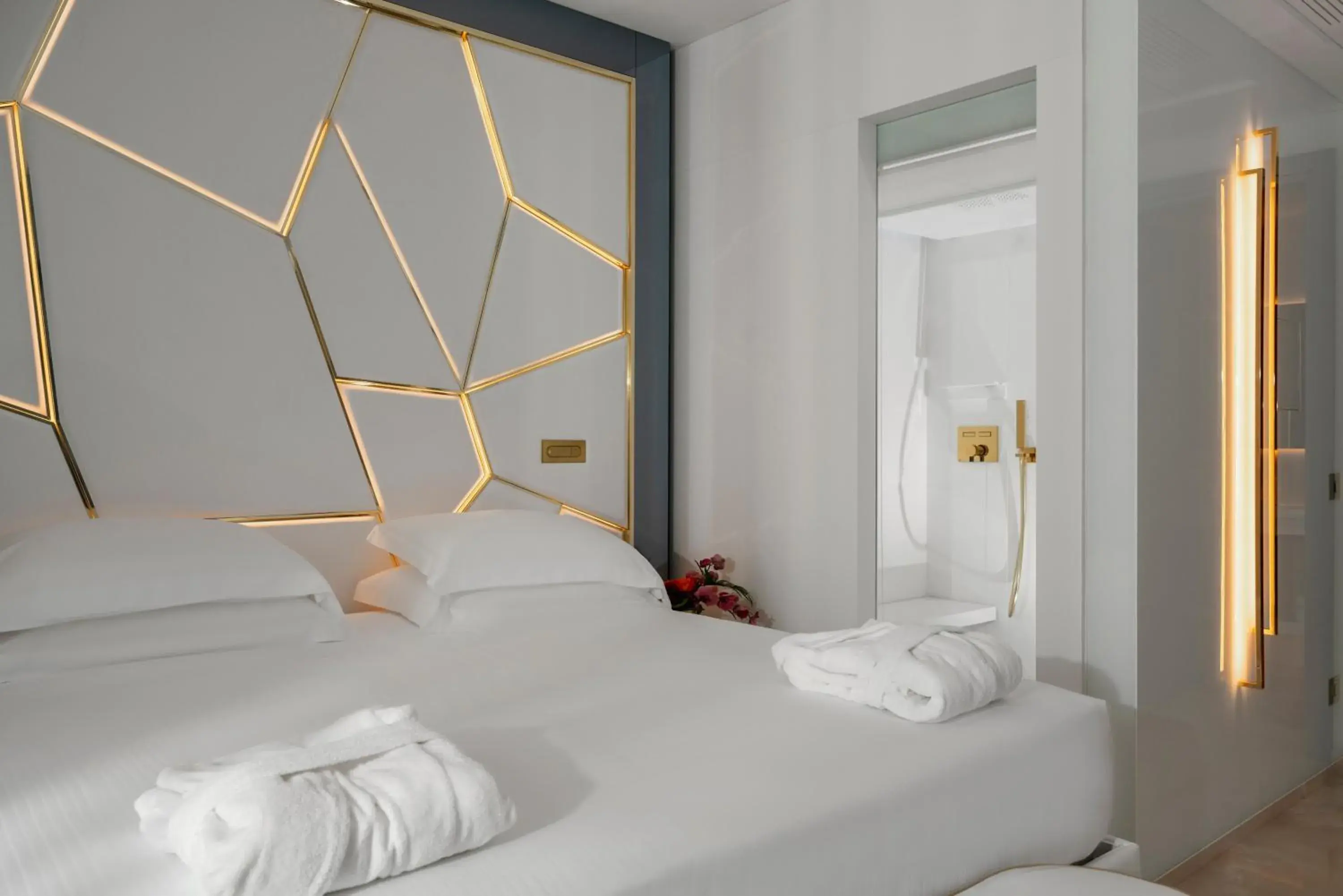 Steam room, Bed in The Promenade Luxury Wellness Hotel Steam room, Bed in The Promenade Luxury Wellness Hotel