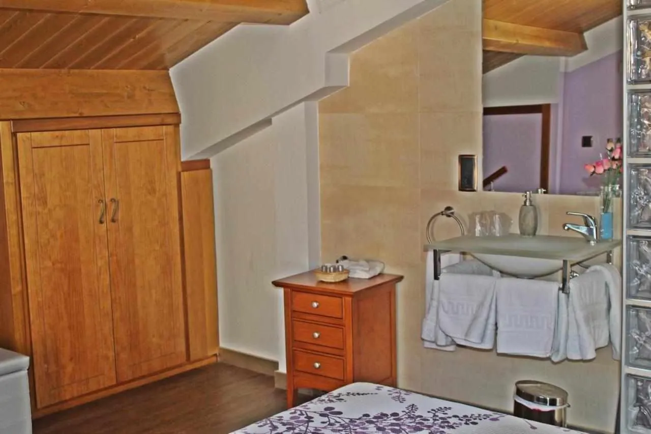 Bathroom, Bed in Hotel Apartamentos Melihah