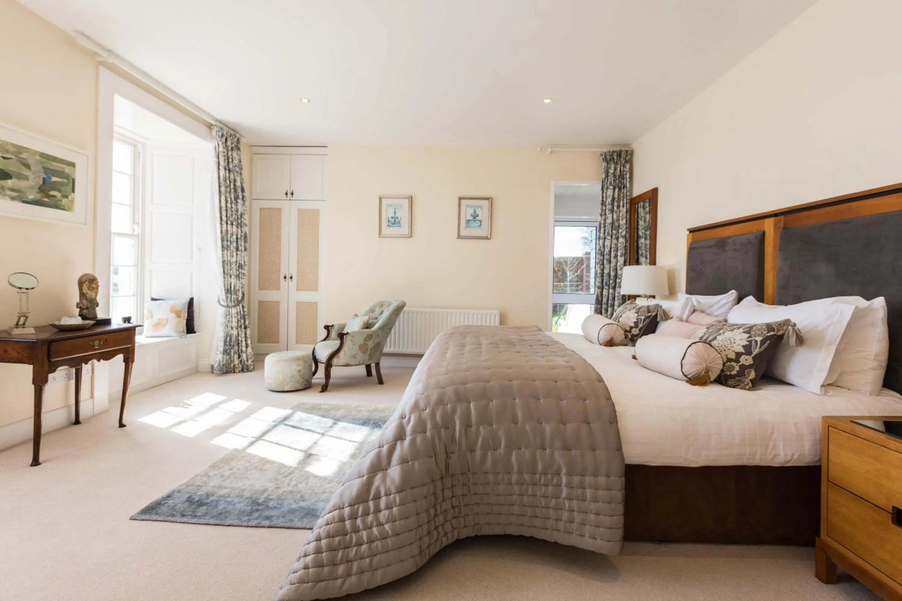 Nearby landmark in Barrow House