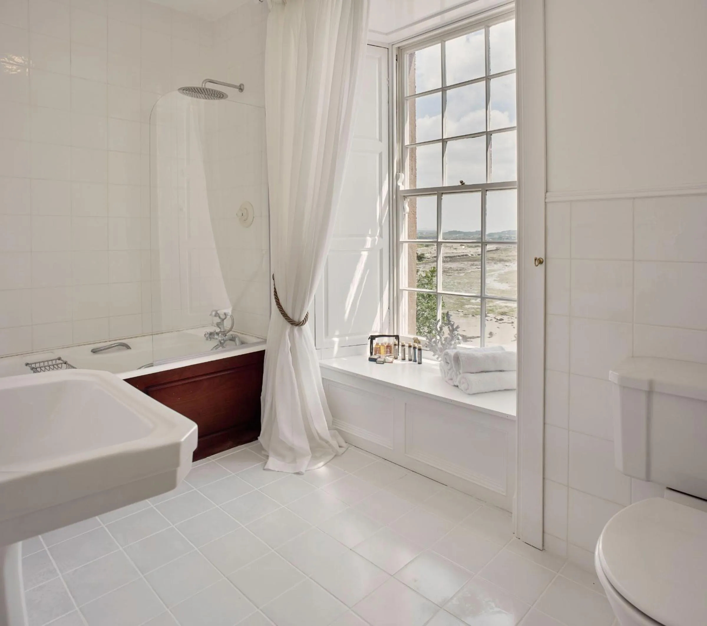 Photo of the whole room in Barrow House