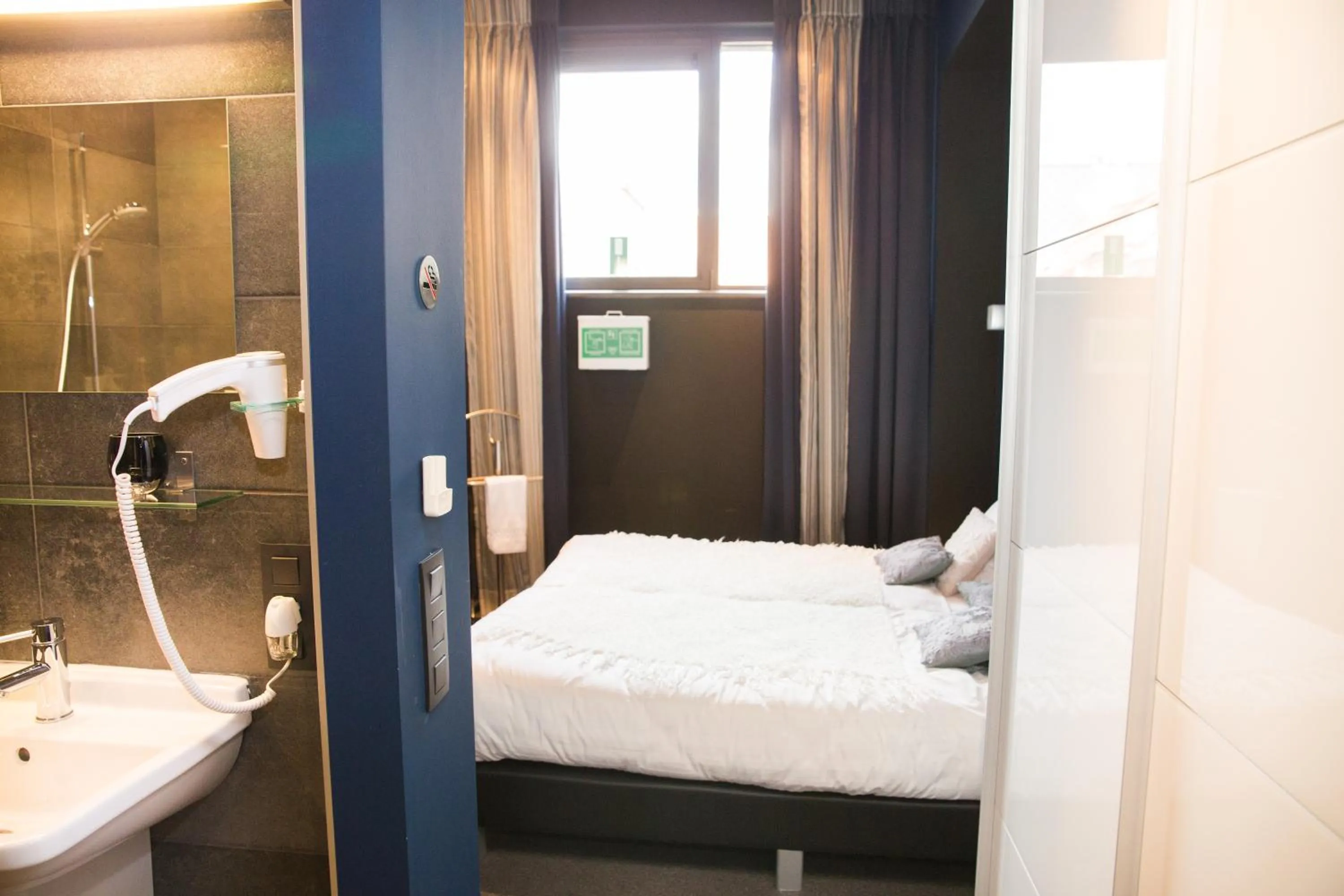 Photo of the whole room, Bed in Hotel Moon