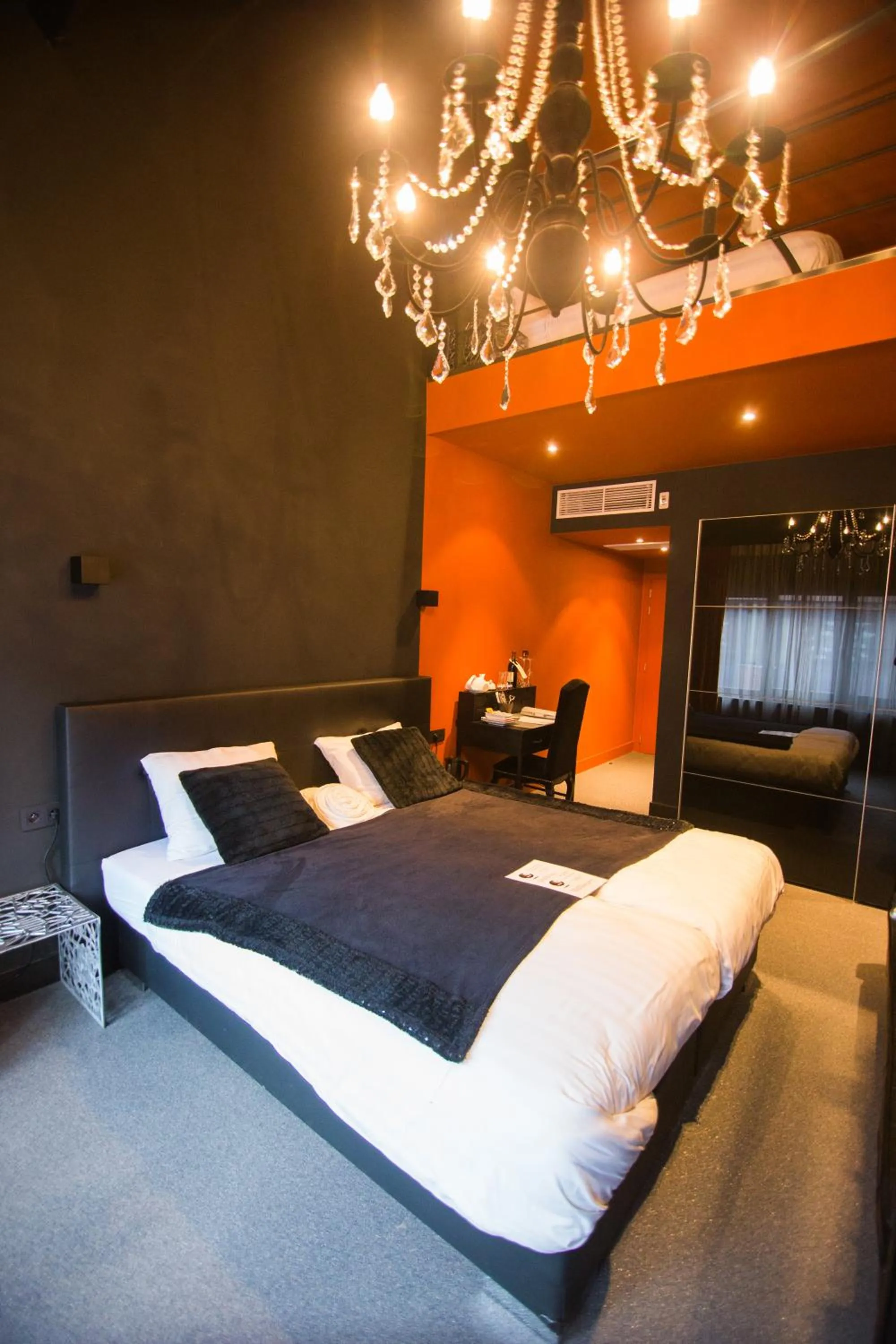 Bedroom, Bed in Hotel Moon