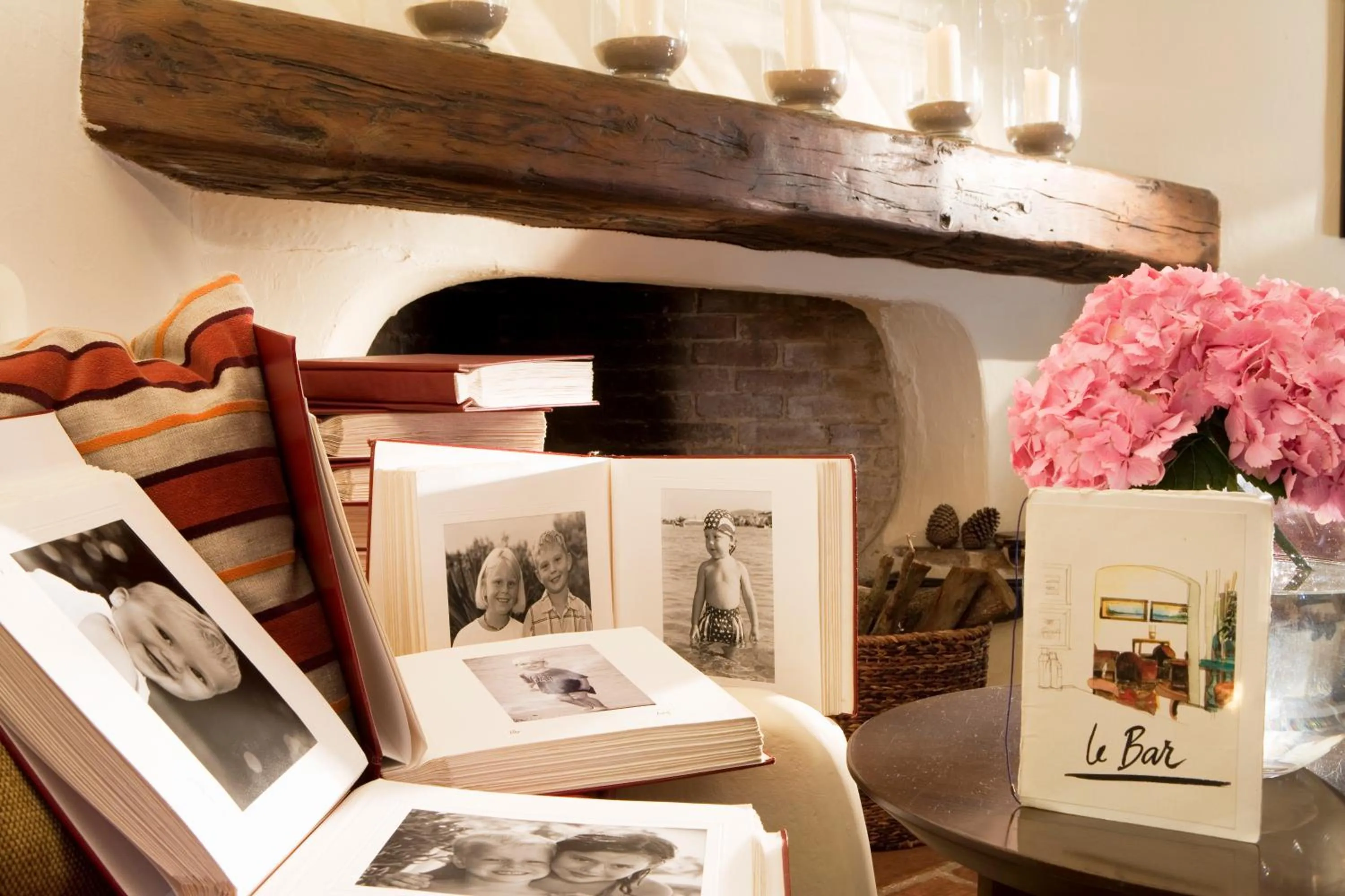 Lounge or bar in Grand Hôtel De Cala Rossa & Spa Nucca