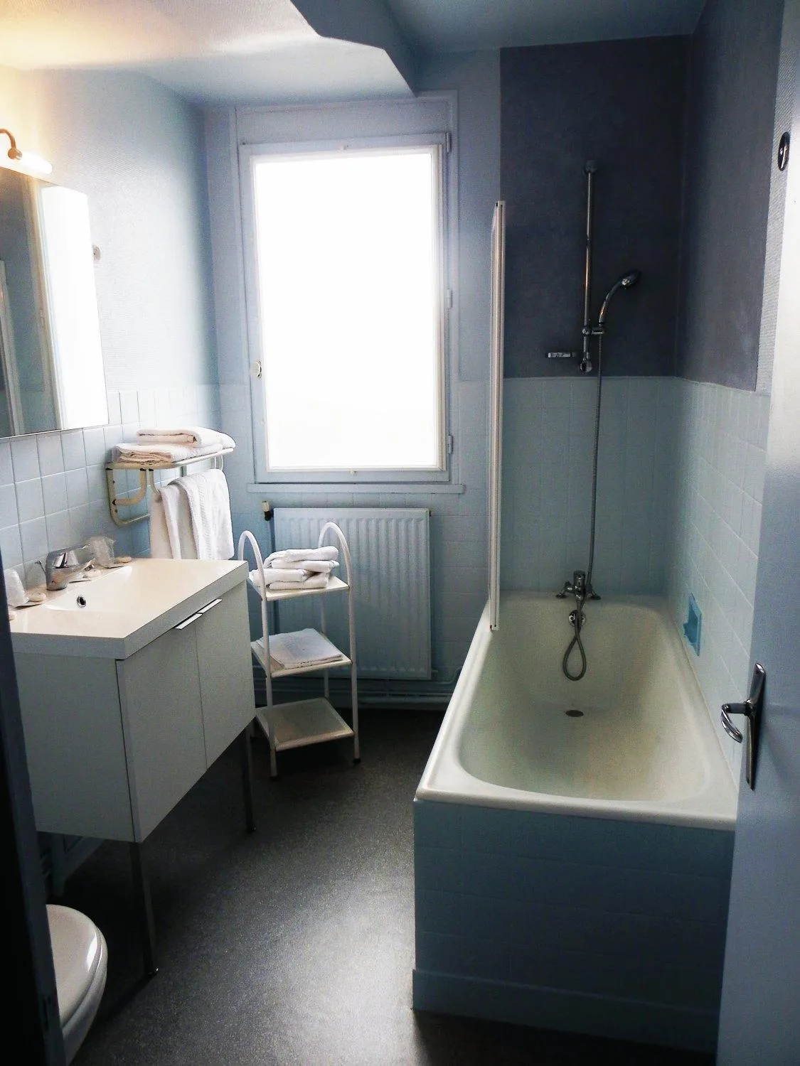 Bathroom in Hôtel Du Port