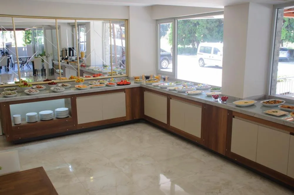 Restaurant/places to eat in Afsin Hotel