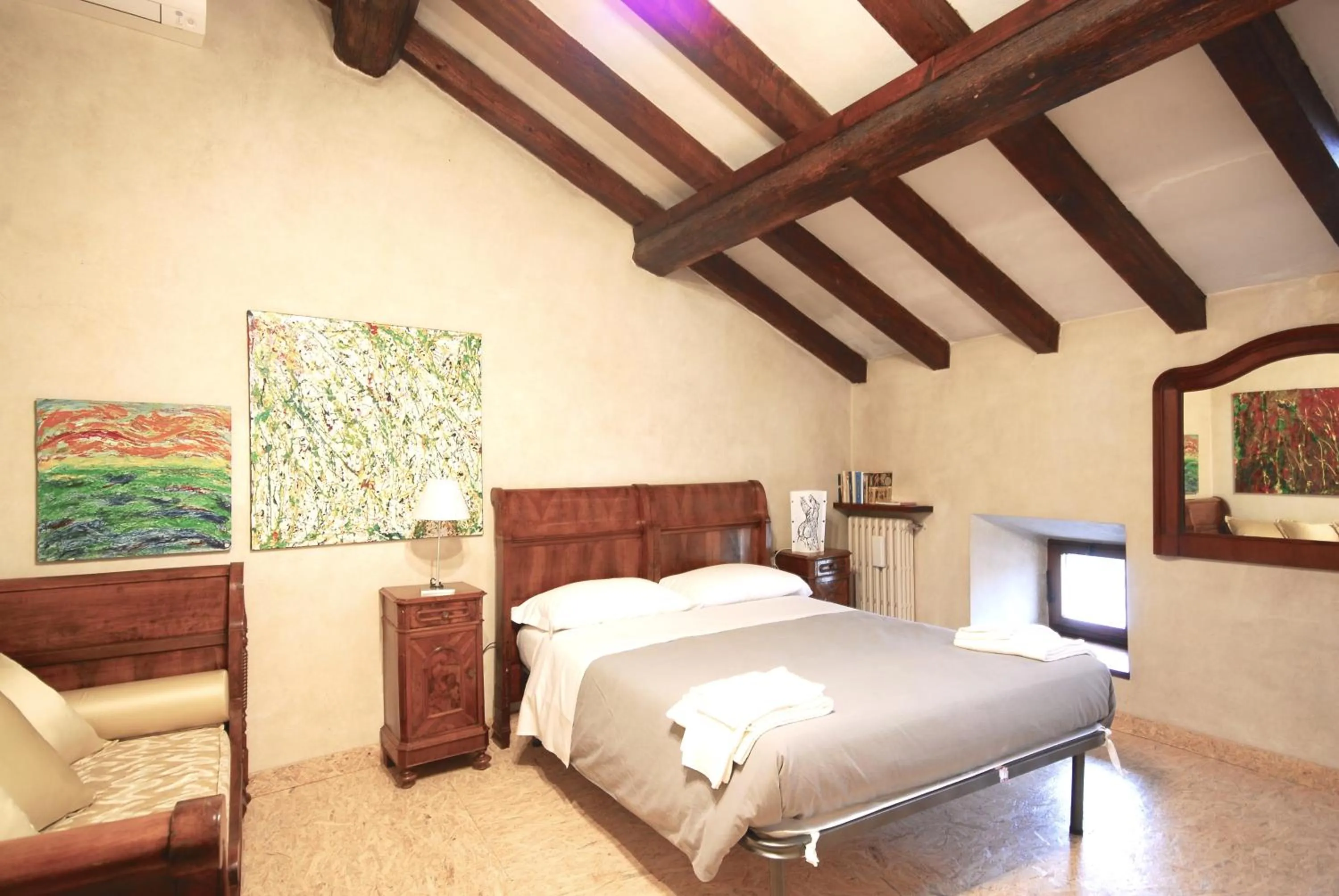 Photo of the whole room, Bed in Casa del Pittore