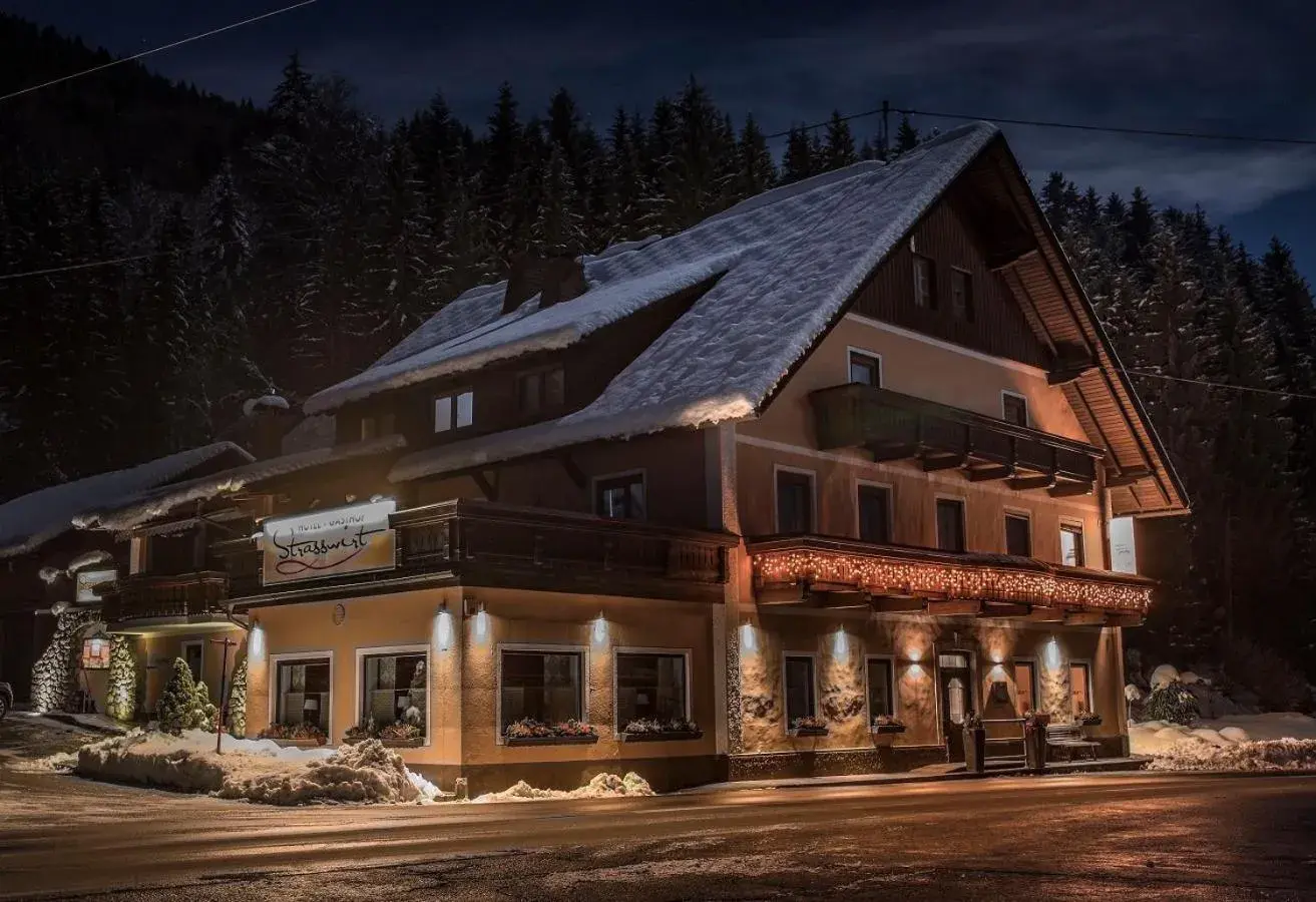 Hotel-Gasthof Strasswirt Hotel-Gasthof Strasswirt