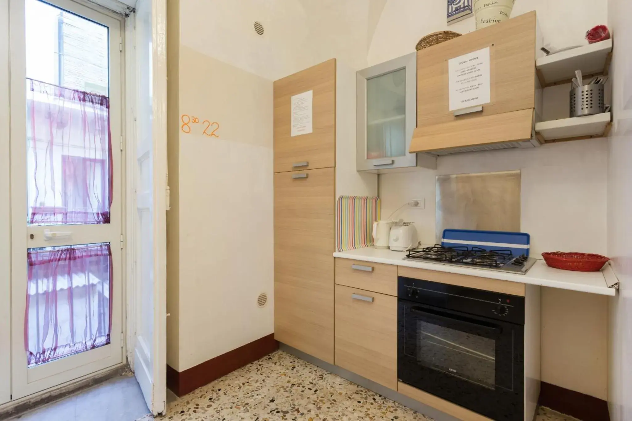 Kitchen or kitchenette, Kitchen/Kitchenette in Da Gianni e Lucia Rooms with bathroom in the city center