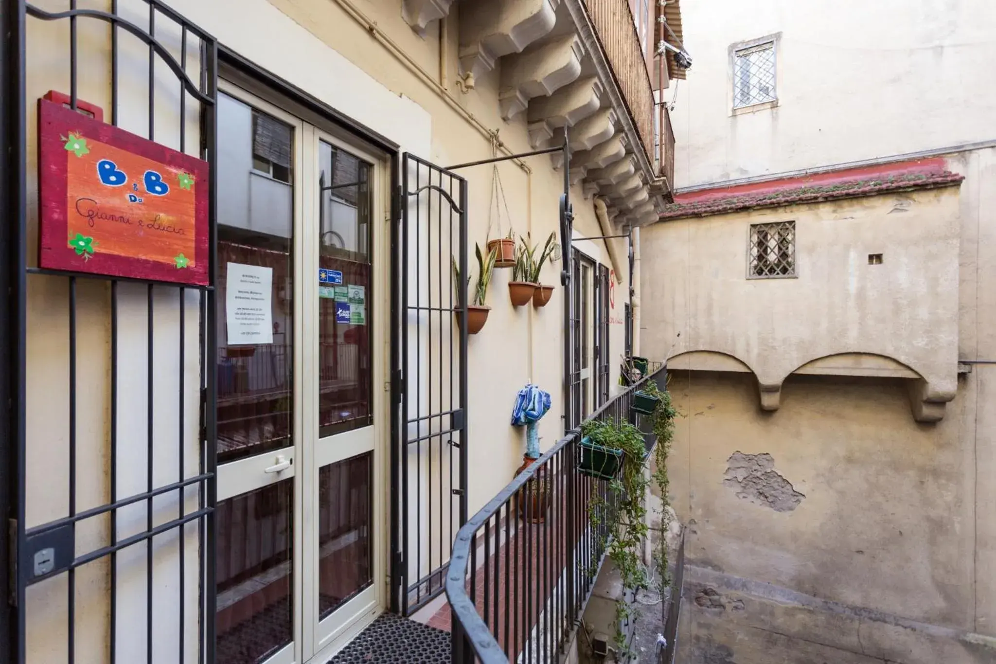 Balcony/Terrace in Da Gianni e Lucia Rooms with bathroom in the city center