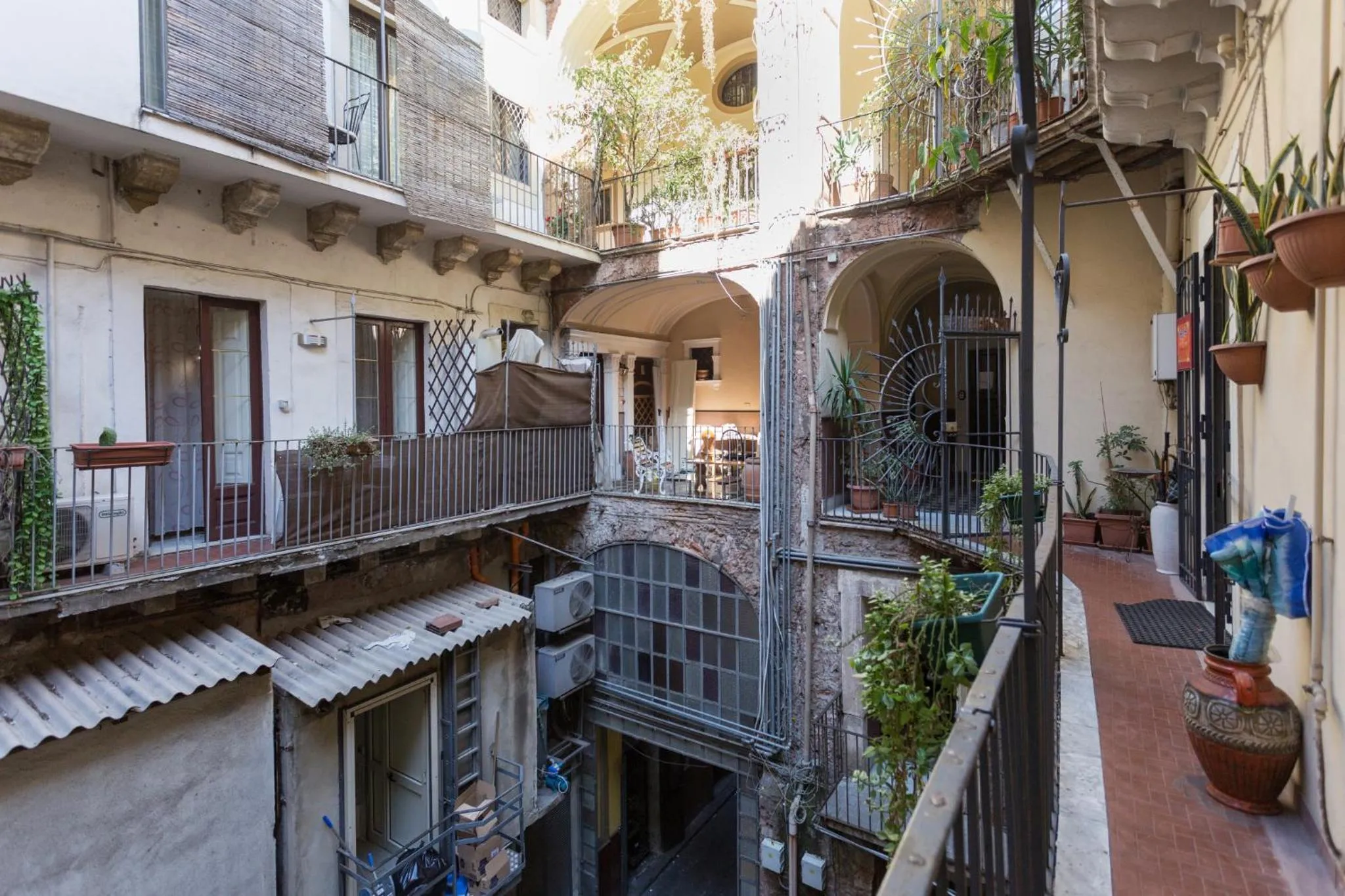 Facade/entrance in Da Gianni e Lucia Rooms with bathroom in the city center