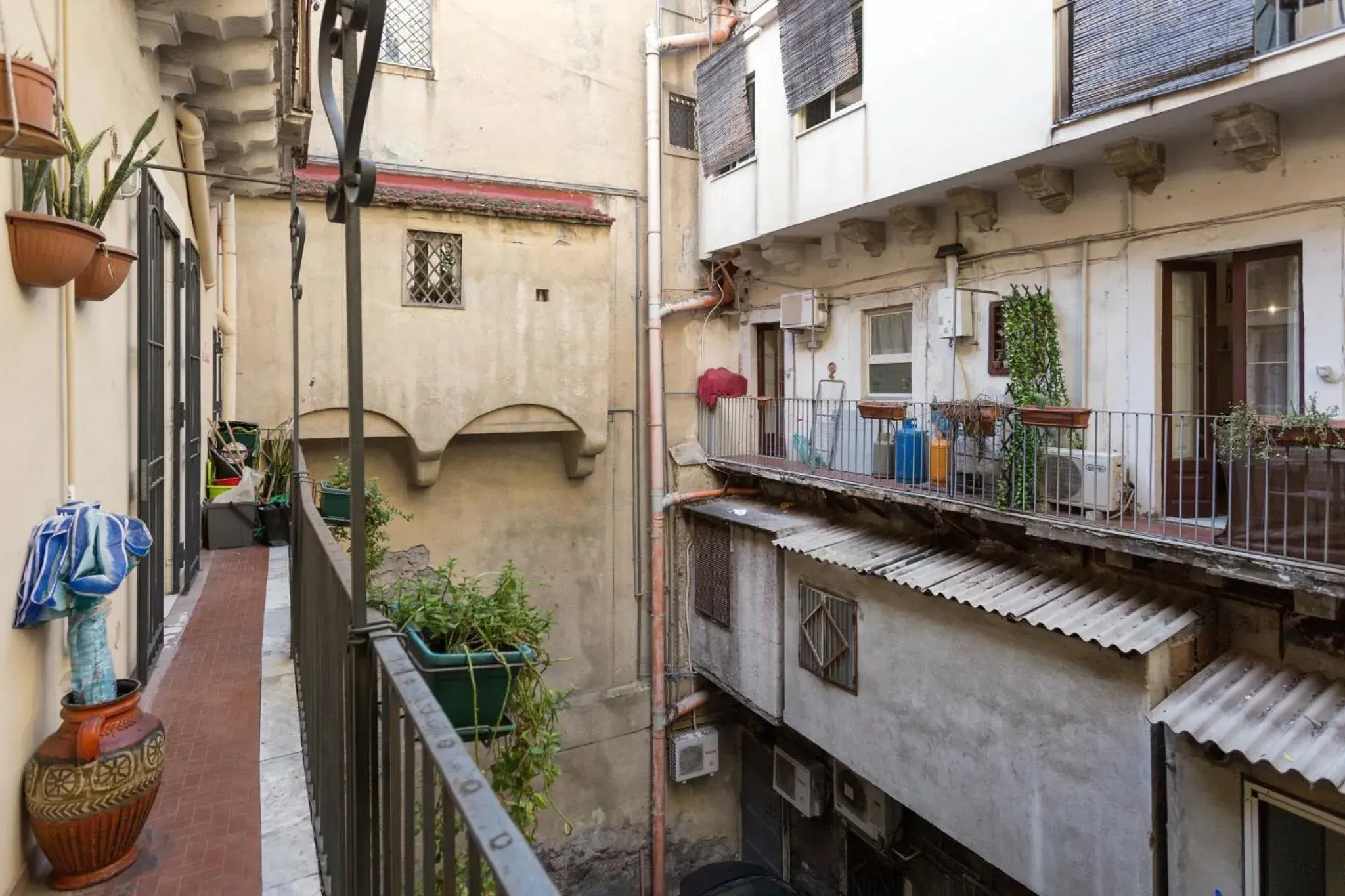 Facade/entrance in Da Gianni e Lucia Rooms with bathroom in the city center