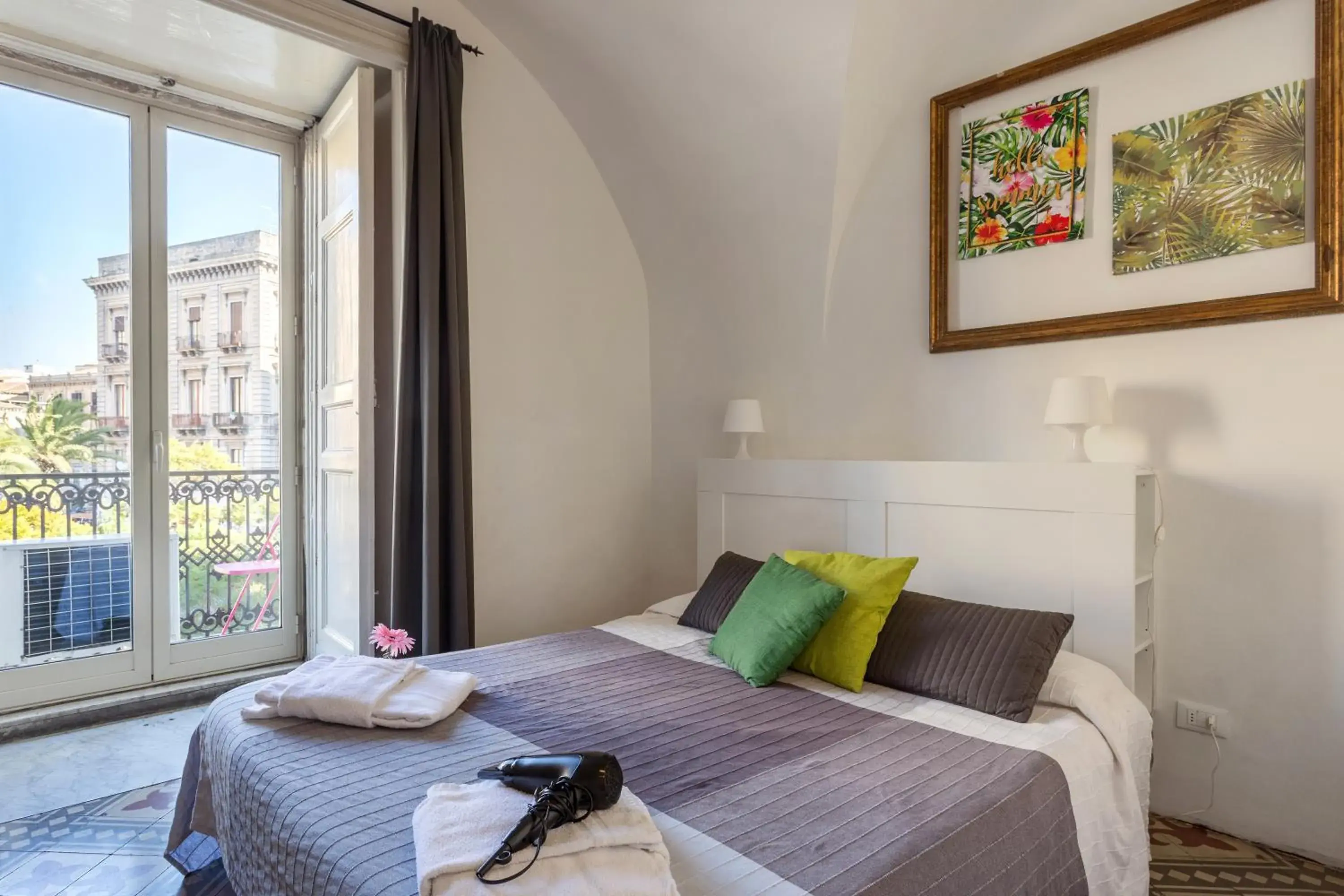 Photo of the whole room, Bed in Da Gianni e Lucia Rooms with bathroom in the city center