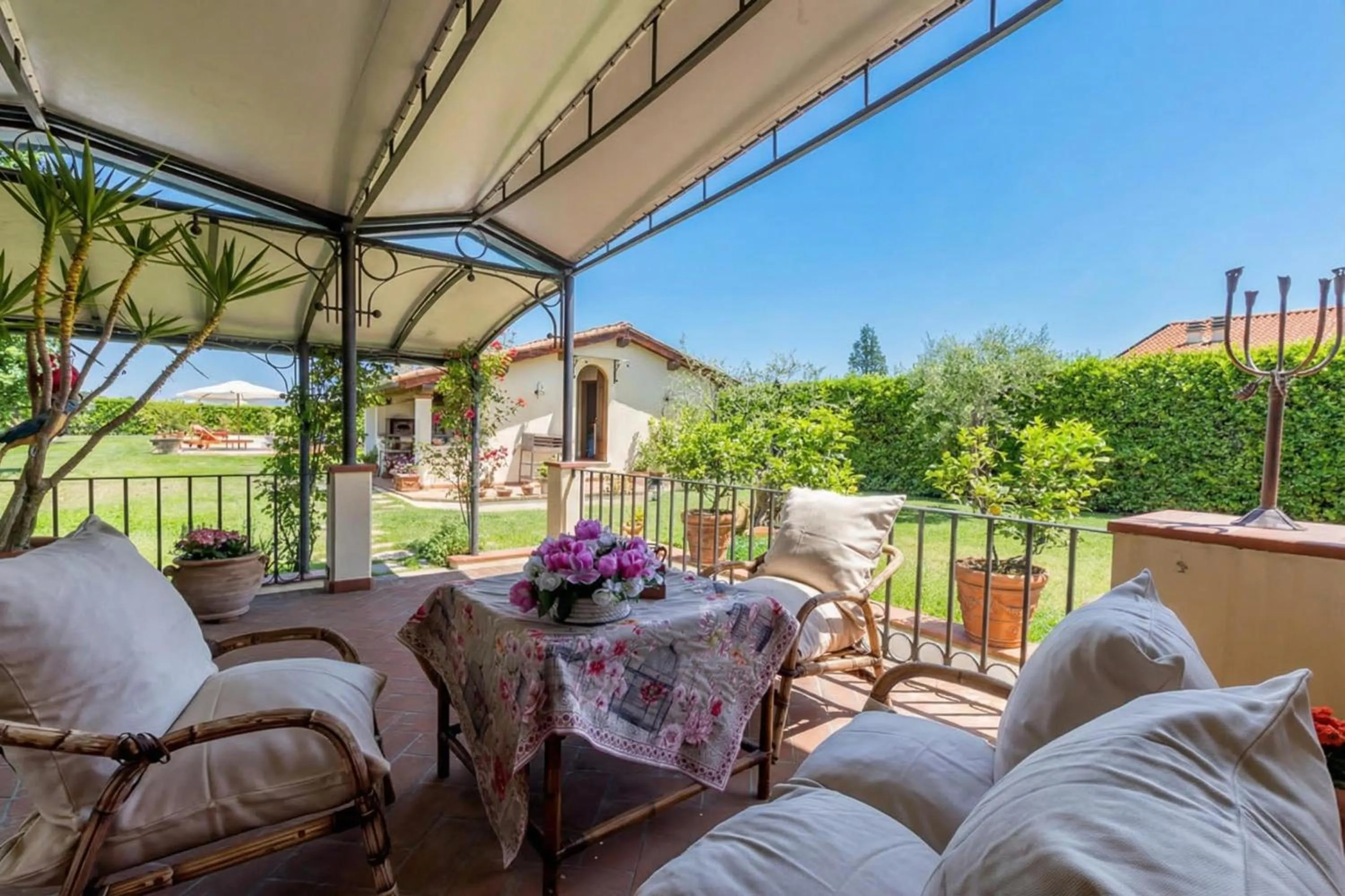 Villa Pallina With Pool - Happy Rentals