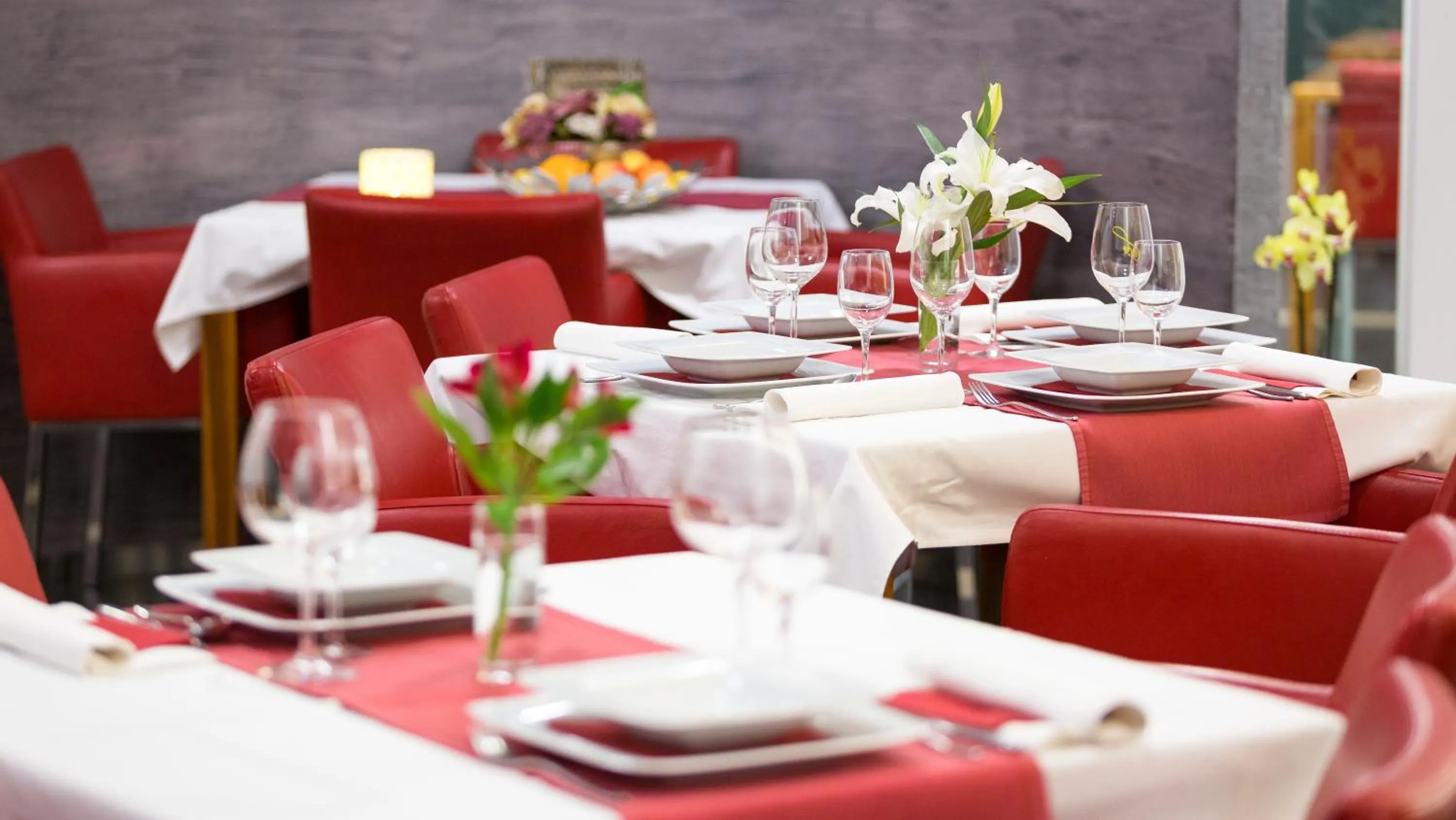 Restaurant/places to eat in Dream Hotel