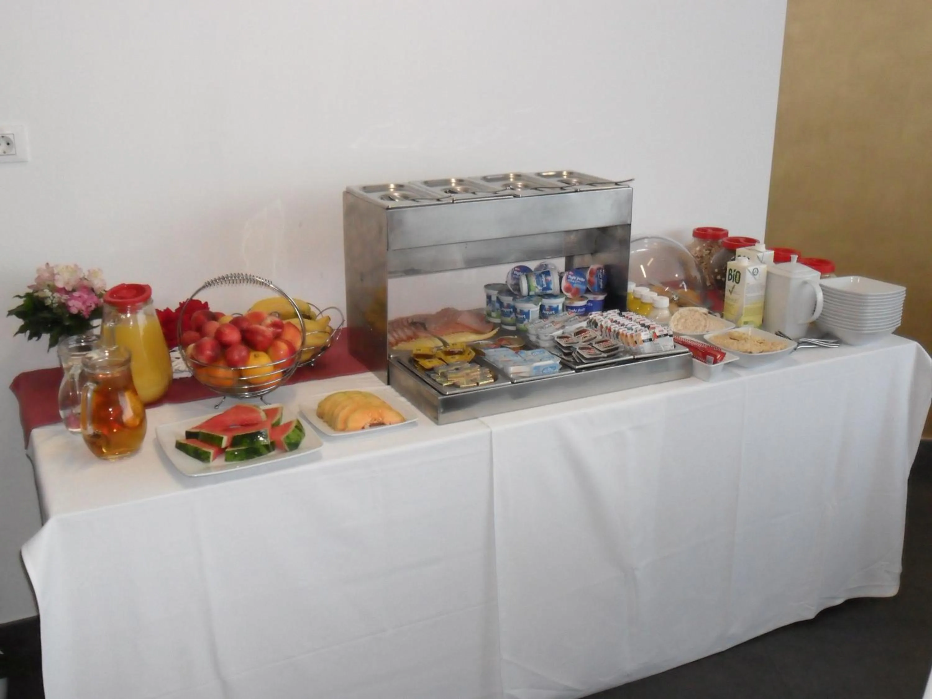 Continental breakfast in Dream Hotel