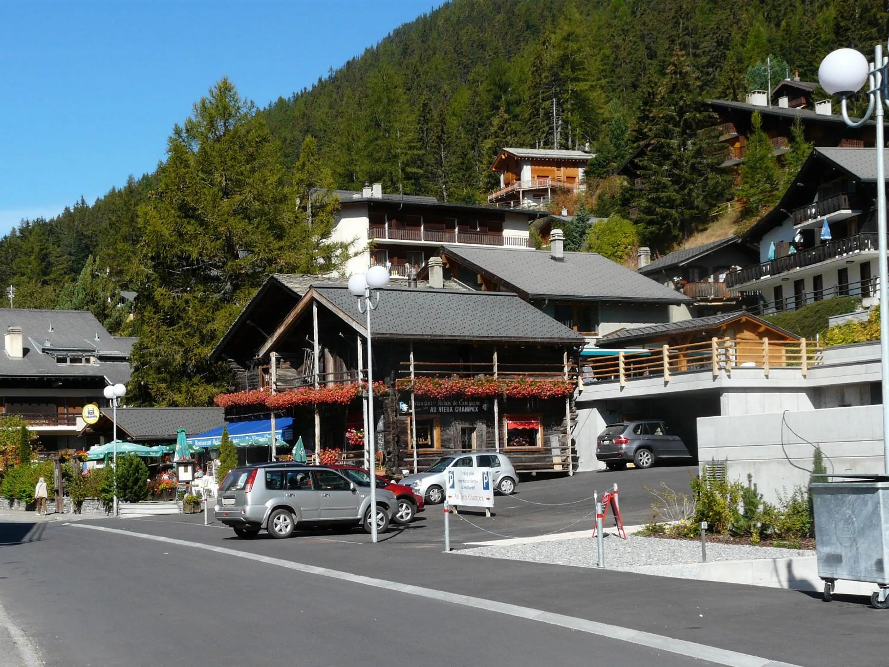 Property building in Au Vieux Champex