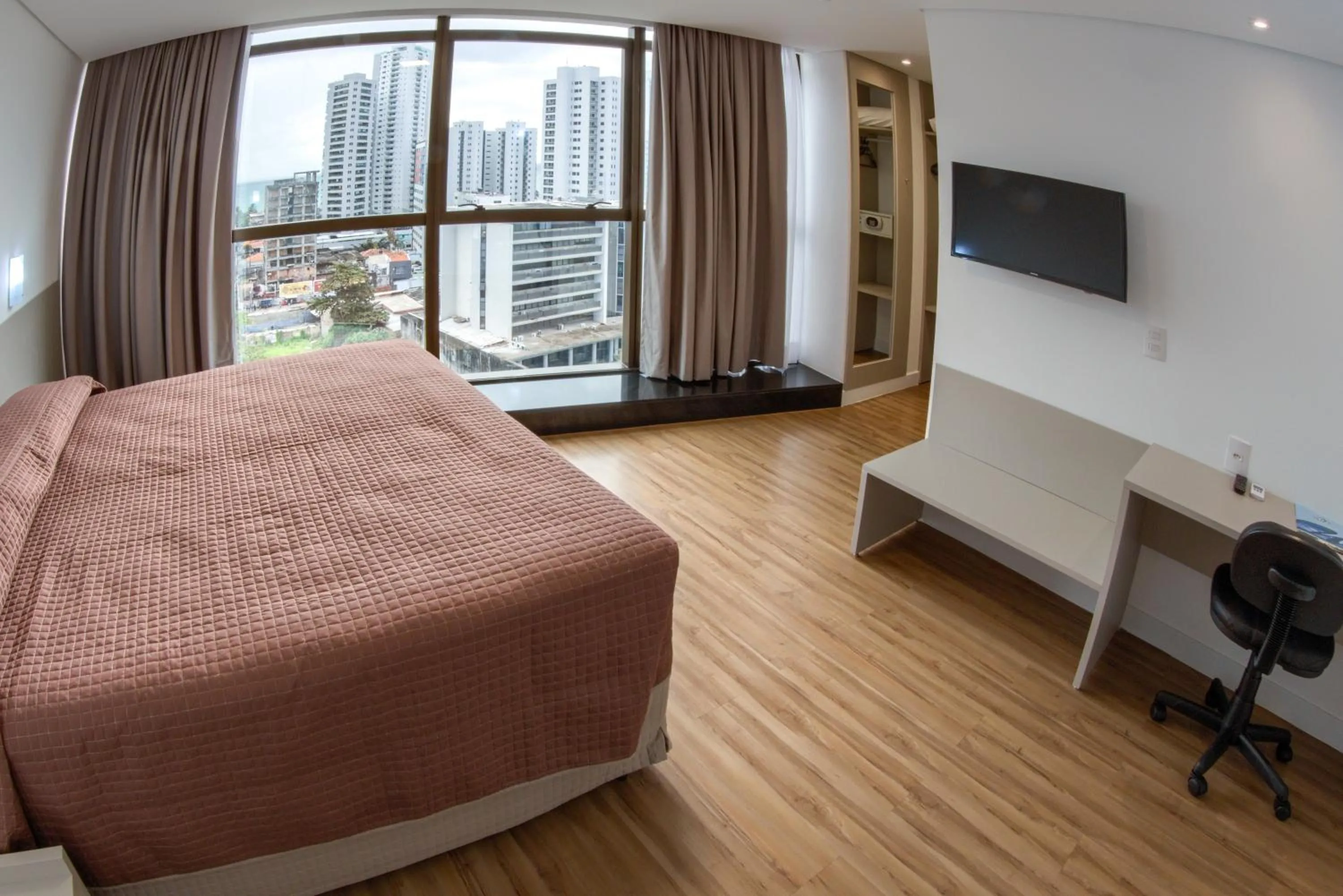 Photo of the whole room, Bed in Marante Executive Hotel