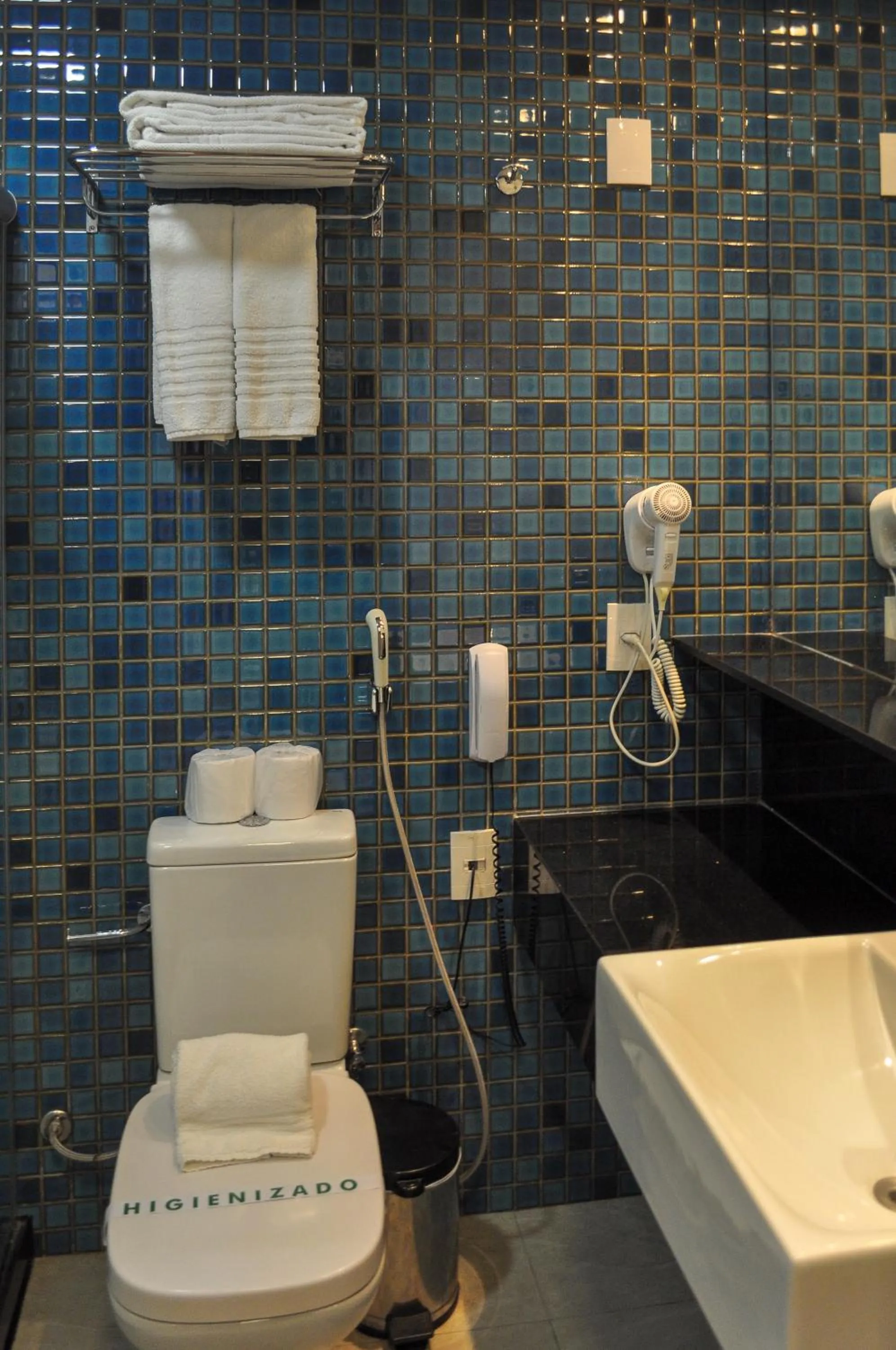 Bathroom in Marante Executive Hotel