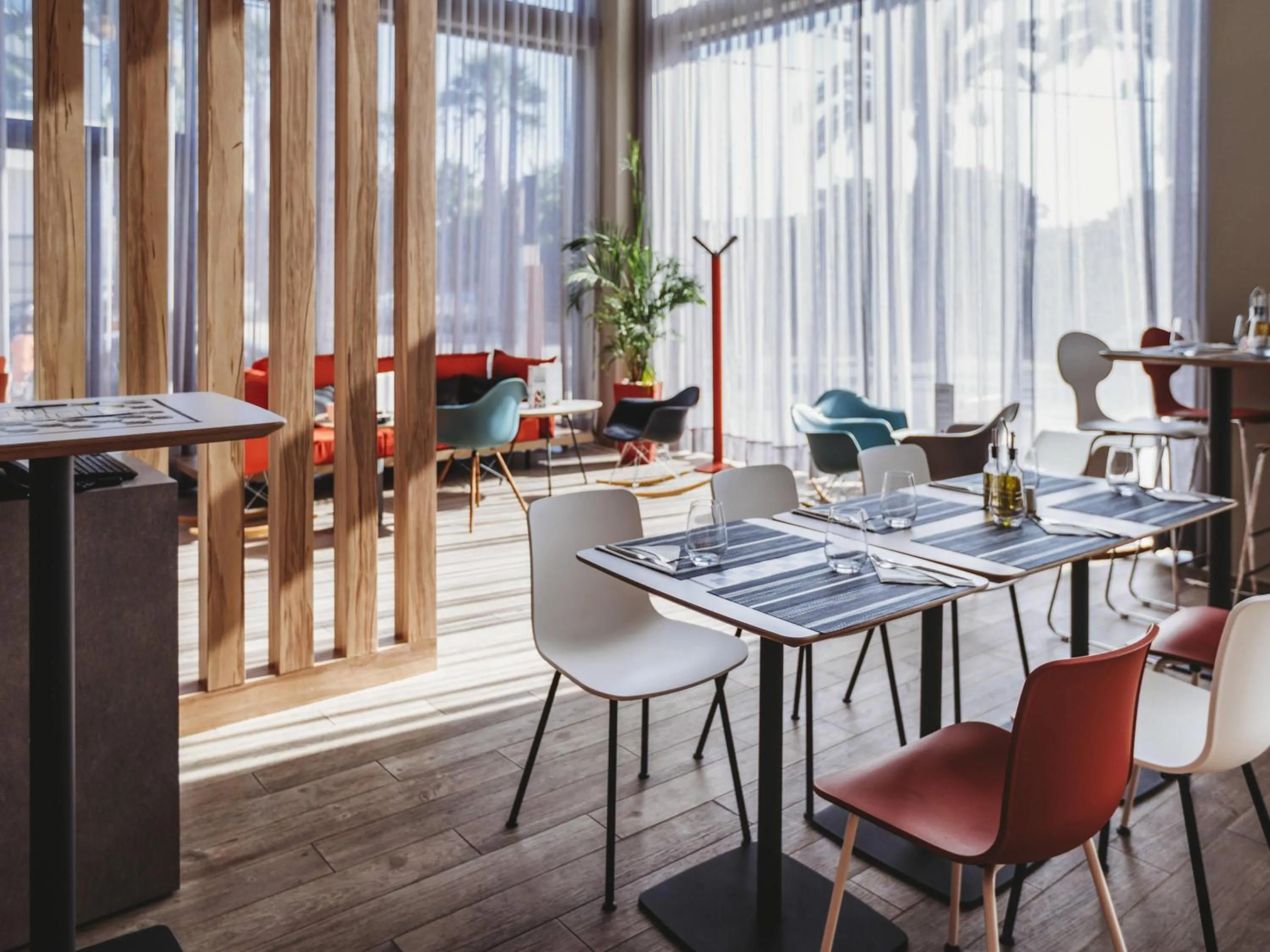 Restaurant/places to eat in ibis Mulhouse Centre Filature