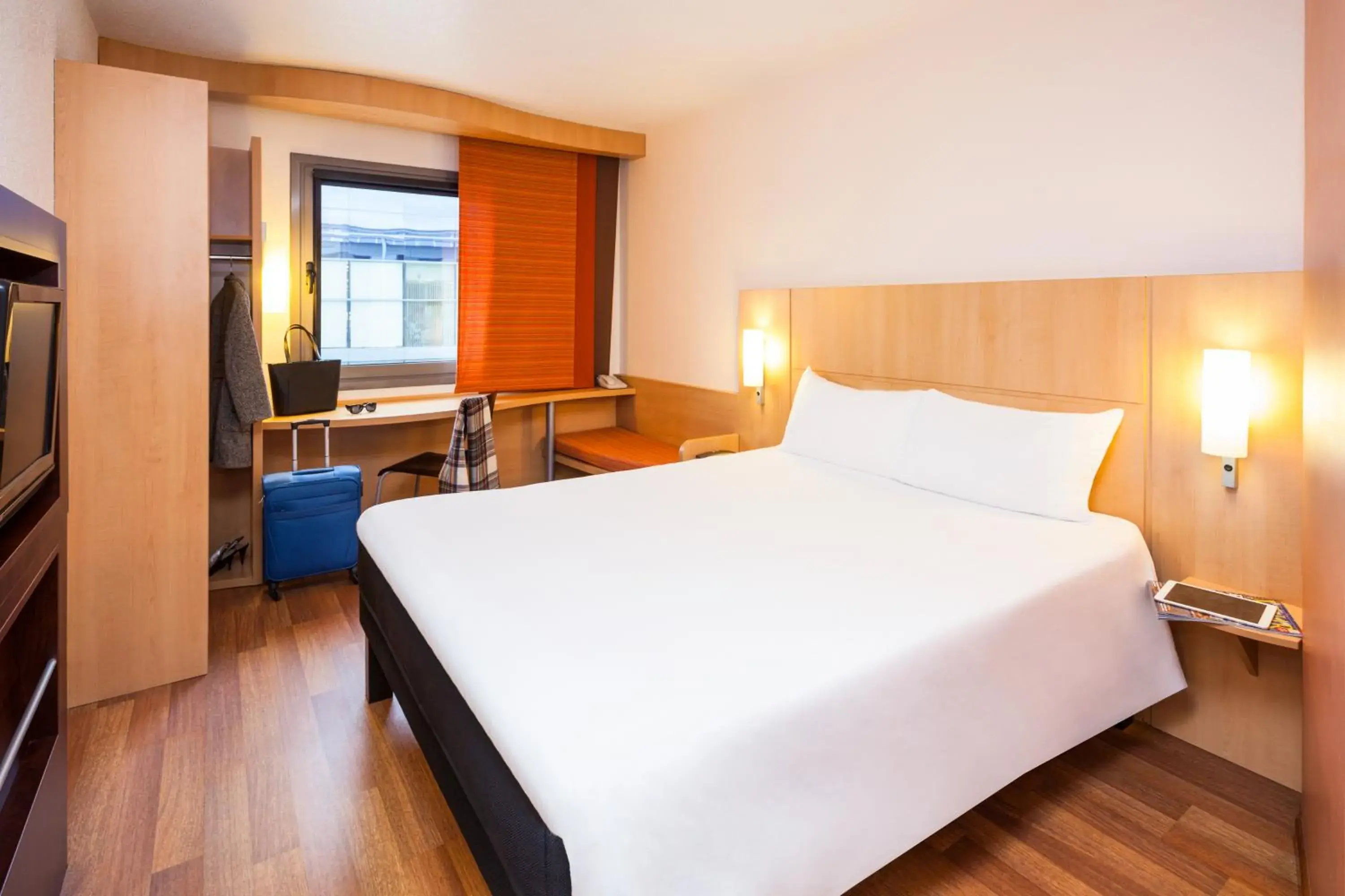 Decorative detail, Bed in ibis Mulhouse Centre Filature Decorative detail, Bed in ibis Mulhouse Centre Filature