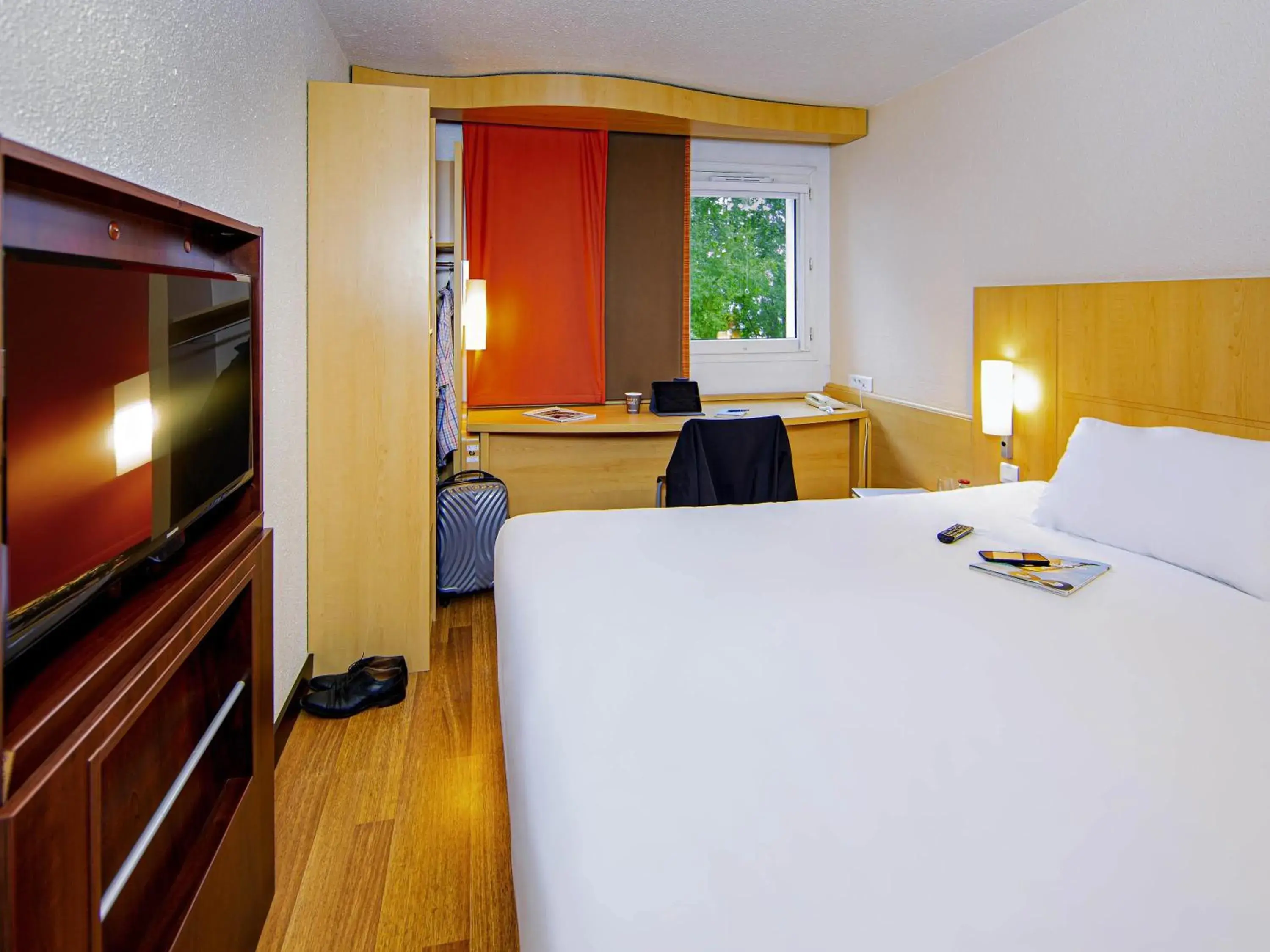 Bedroom, Bed in ibis Mulhouse Centre Filature Bedroom, Bed in ibis Mulhouse Centre Filature