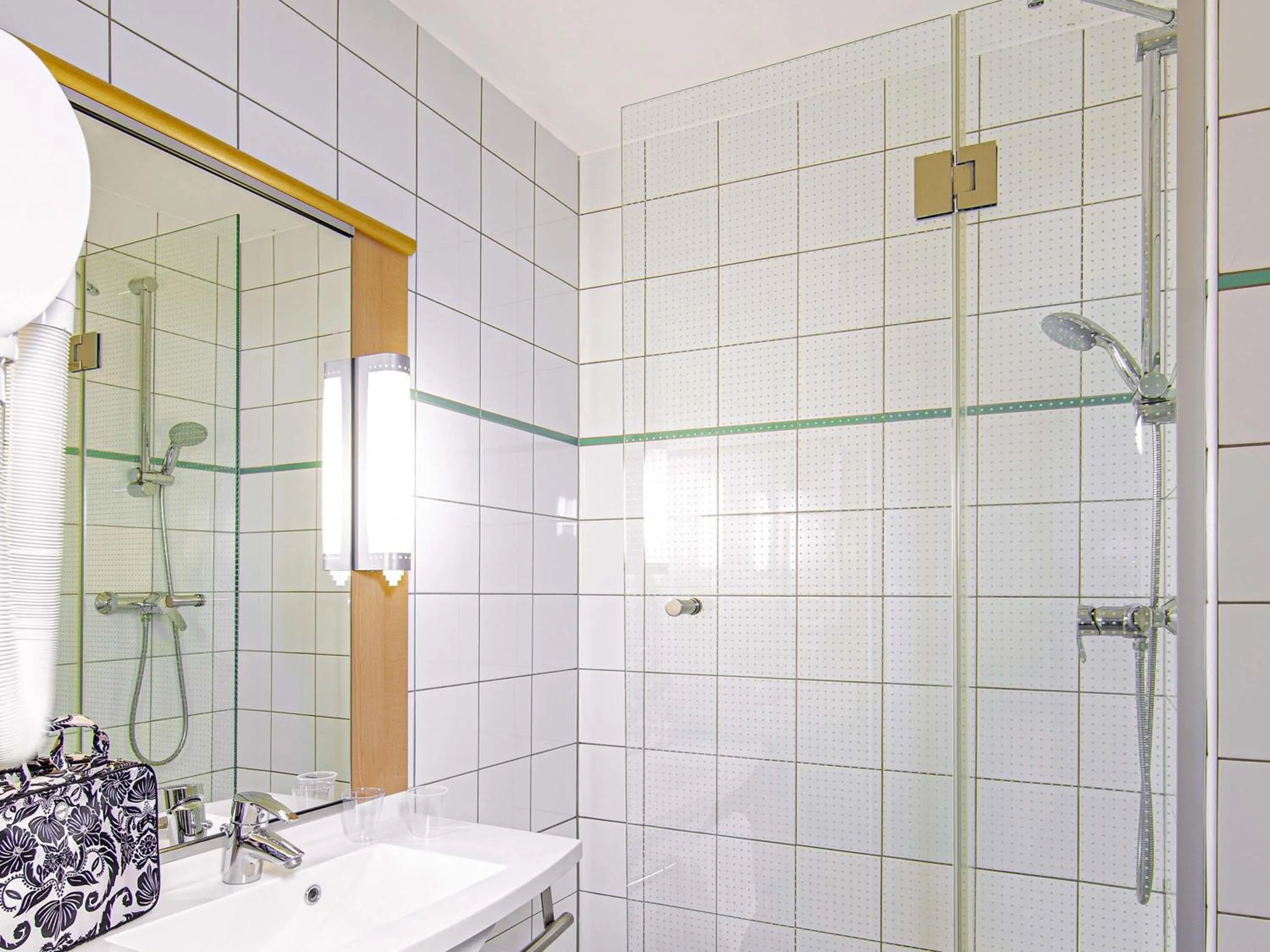 Bedroom in ibis Mulhouse Centre Filature