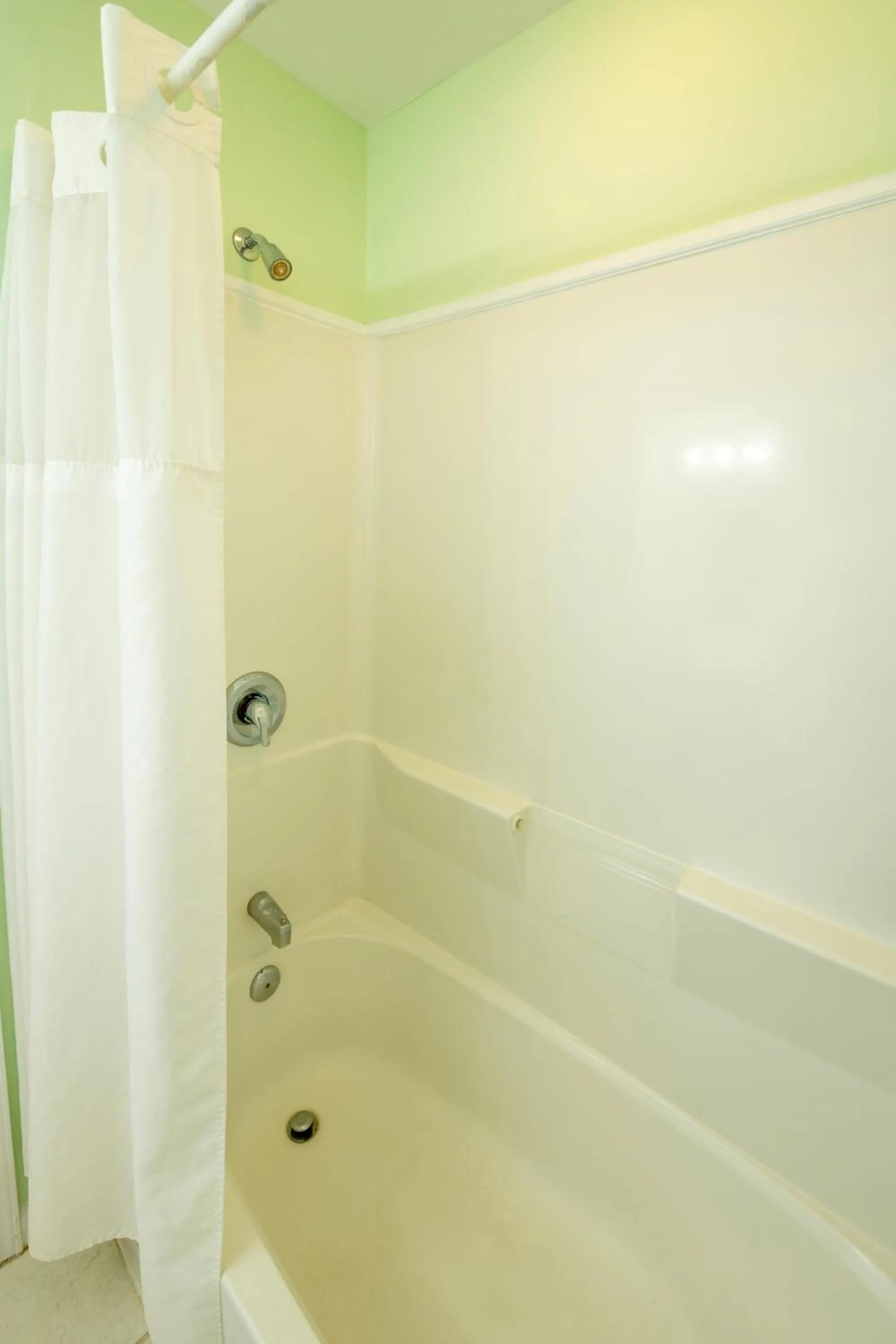 Drifting Sands Oceanfront Hotel