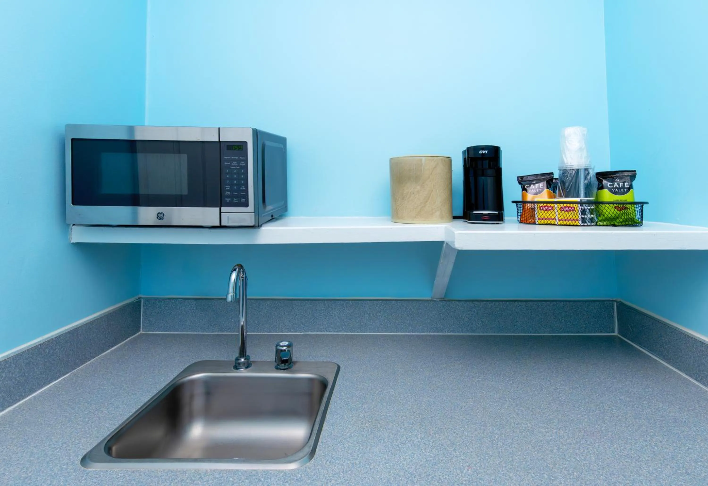 Kitchen or kitchenette in Drifting Sands Oceanfront Hotel