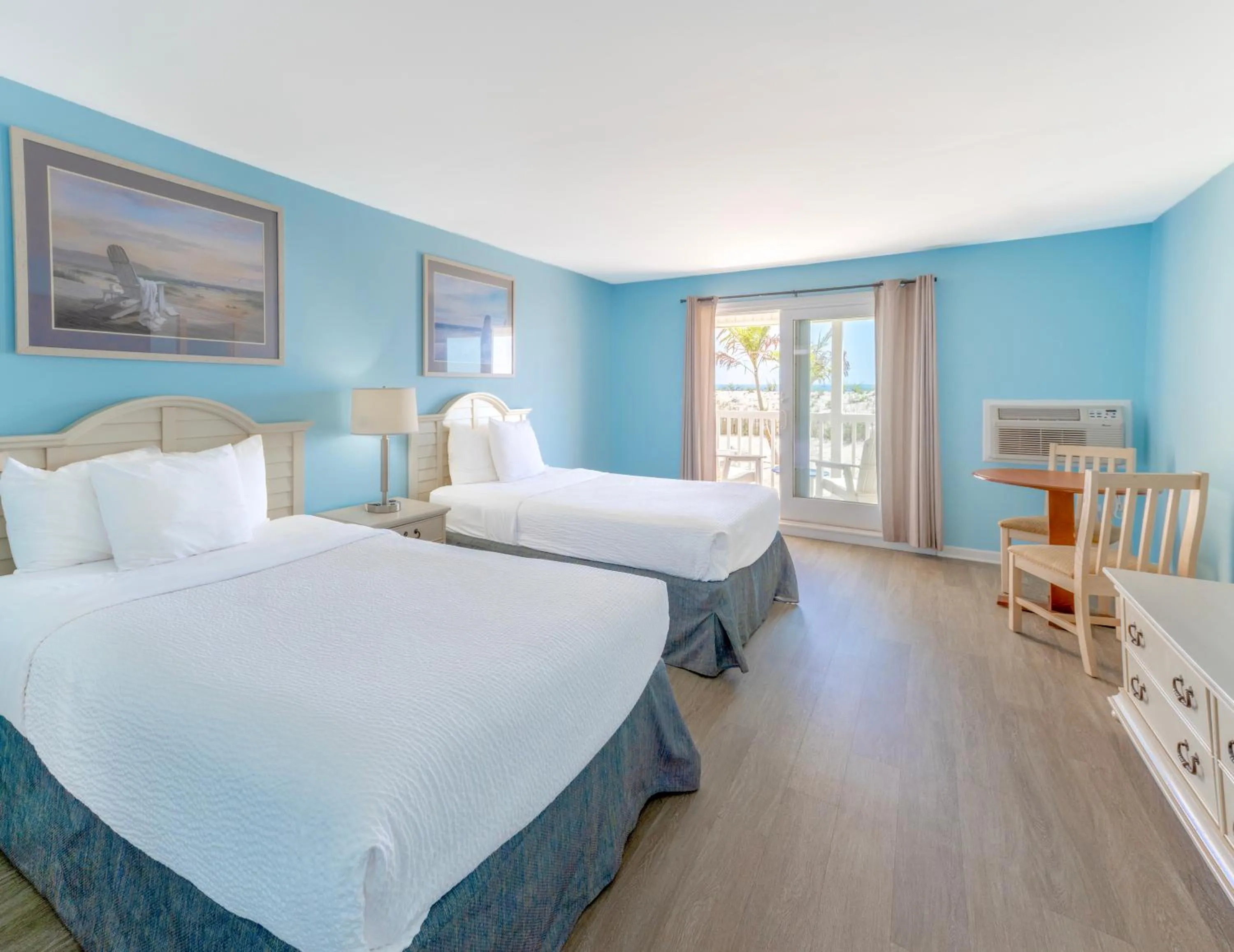 Bed in Drifting Sands Oceanfront Hotel