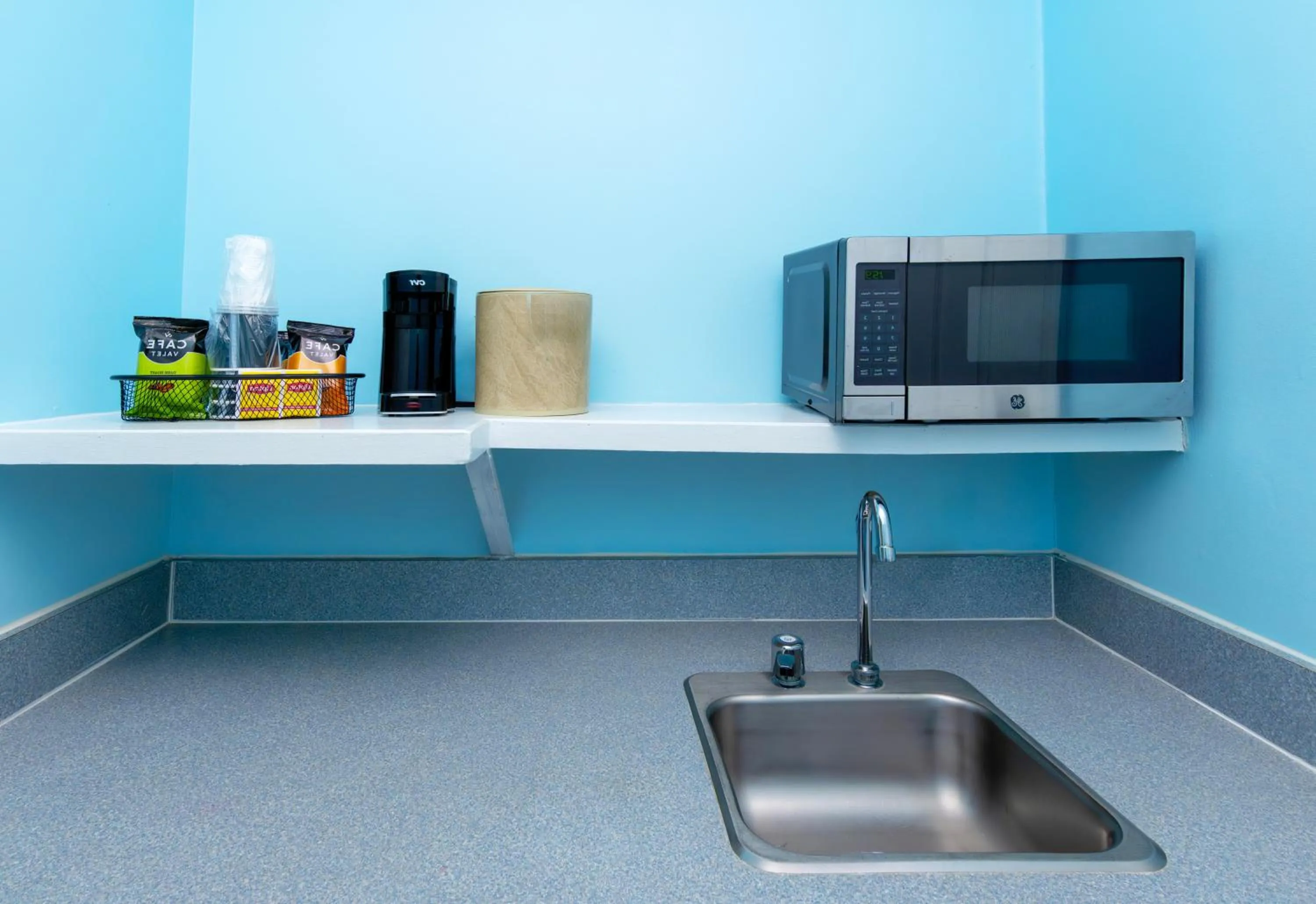 Kitchen or kitchenette in Drifting Sands Oceanfront Hotel