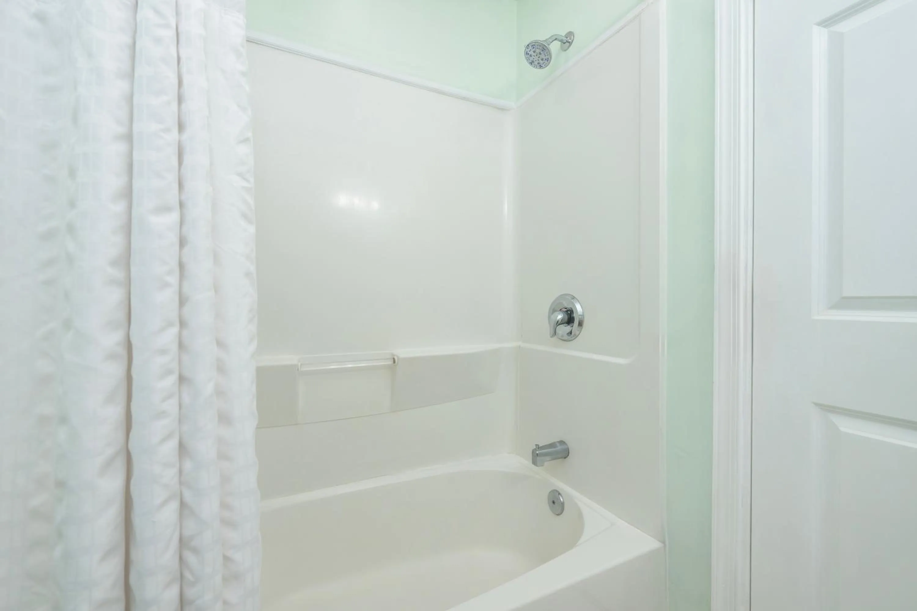 Drifting Sands Oceanfront Hotel