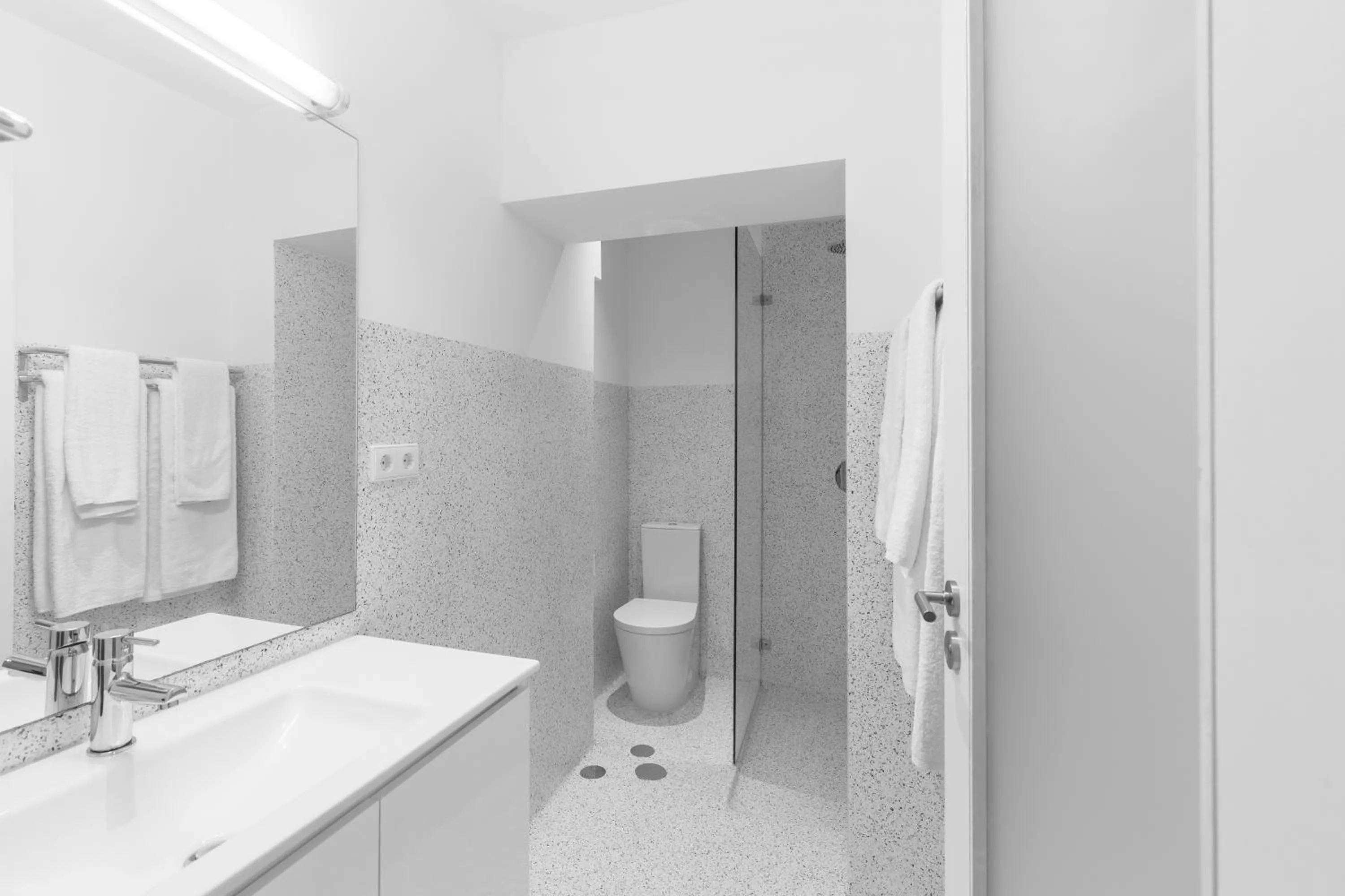Shower in Goabio apartments 2 river view