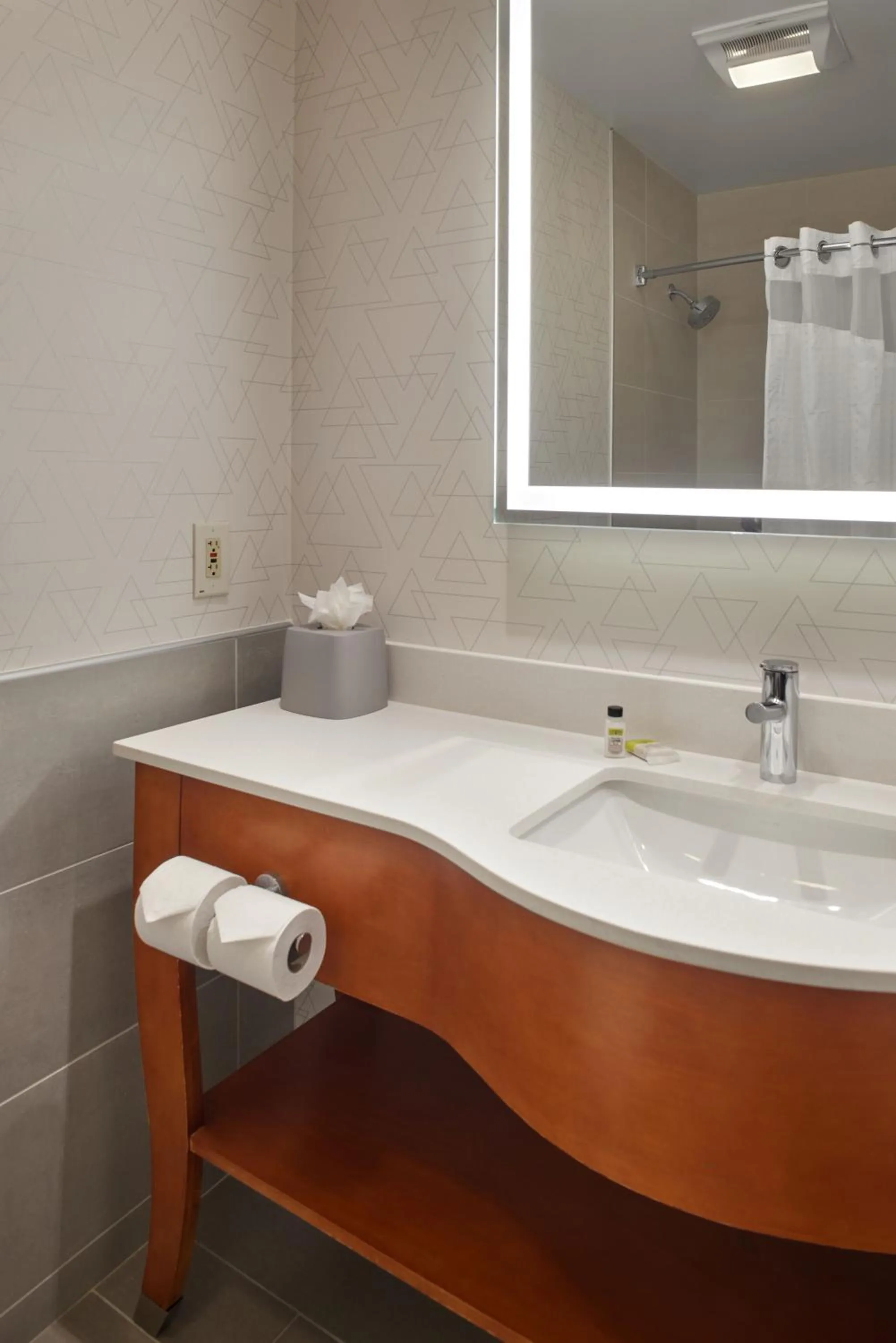 Bathroom in Holiday Inn Express - Akron NW - Fairlawn by IHG
