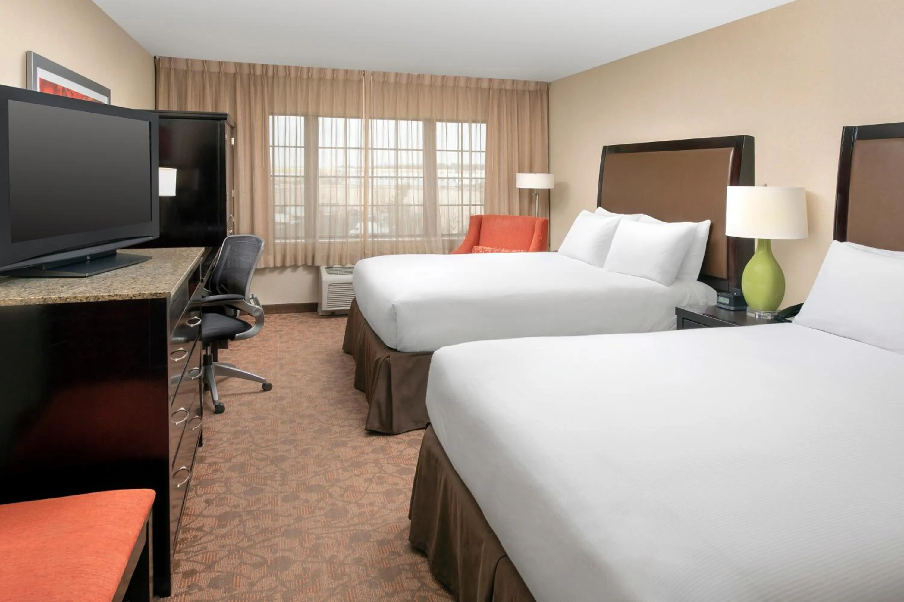 Bedroom, Bed in DoubleTree by Hilton Dulles Airport-Sterling
