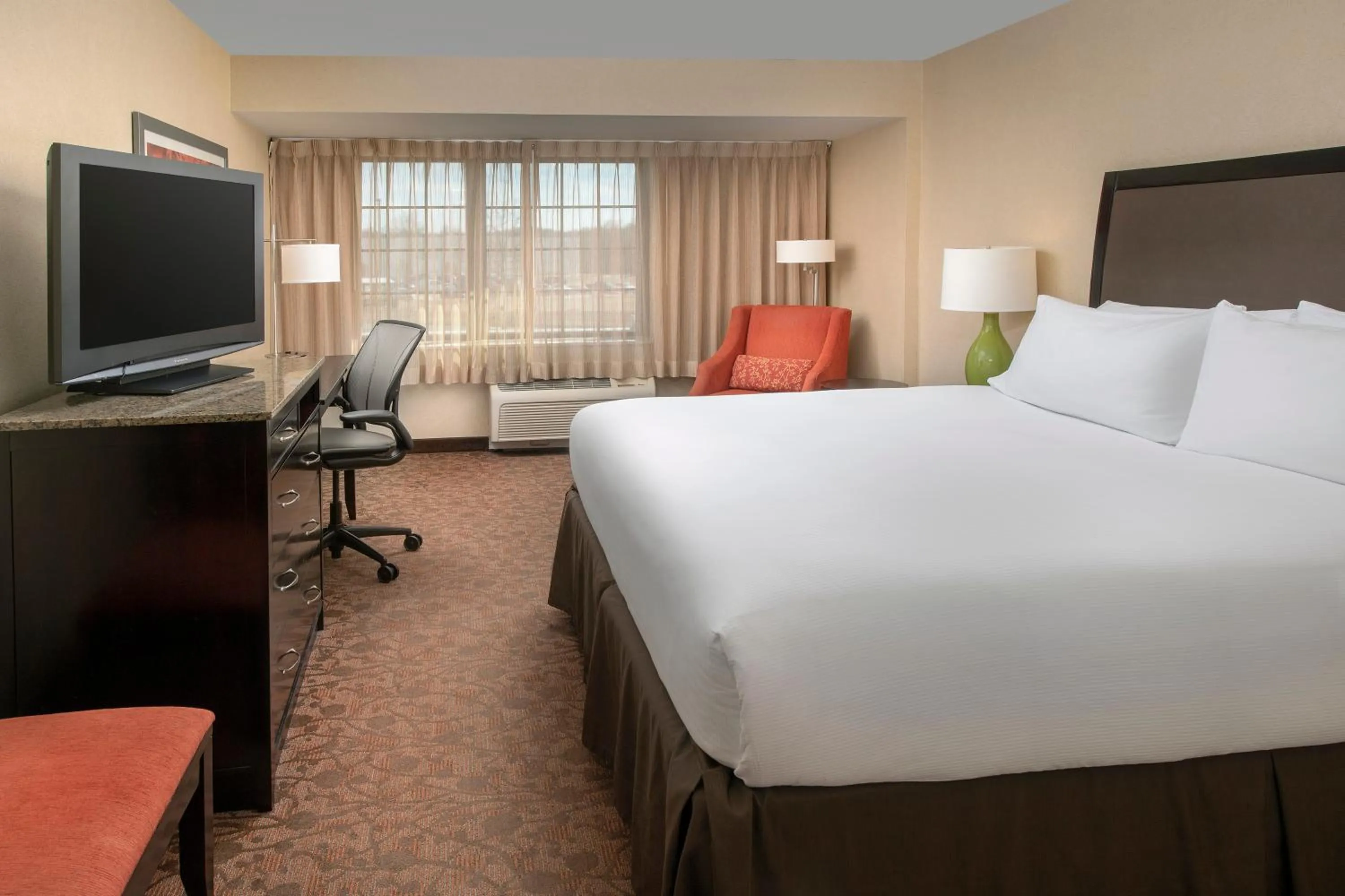 Bedroom, Bed in DoubleTree by Hilton Dulles Airport-Sterling