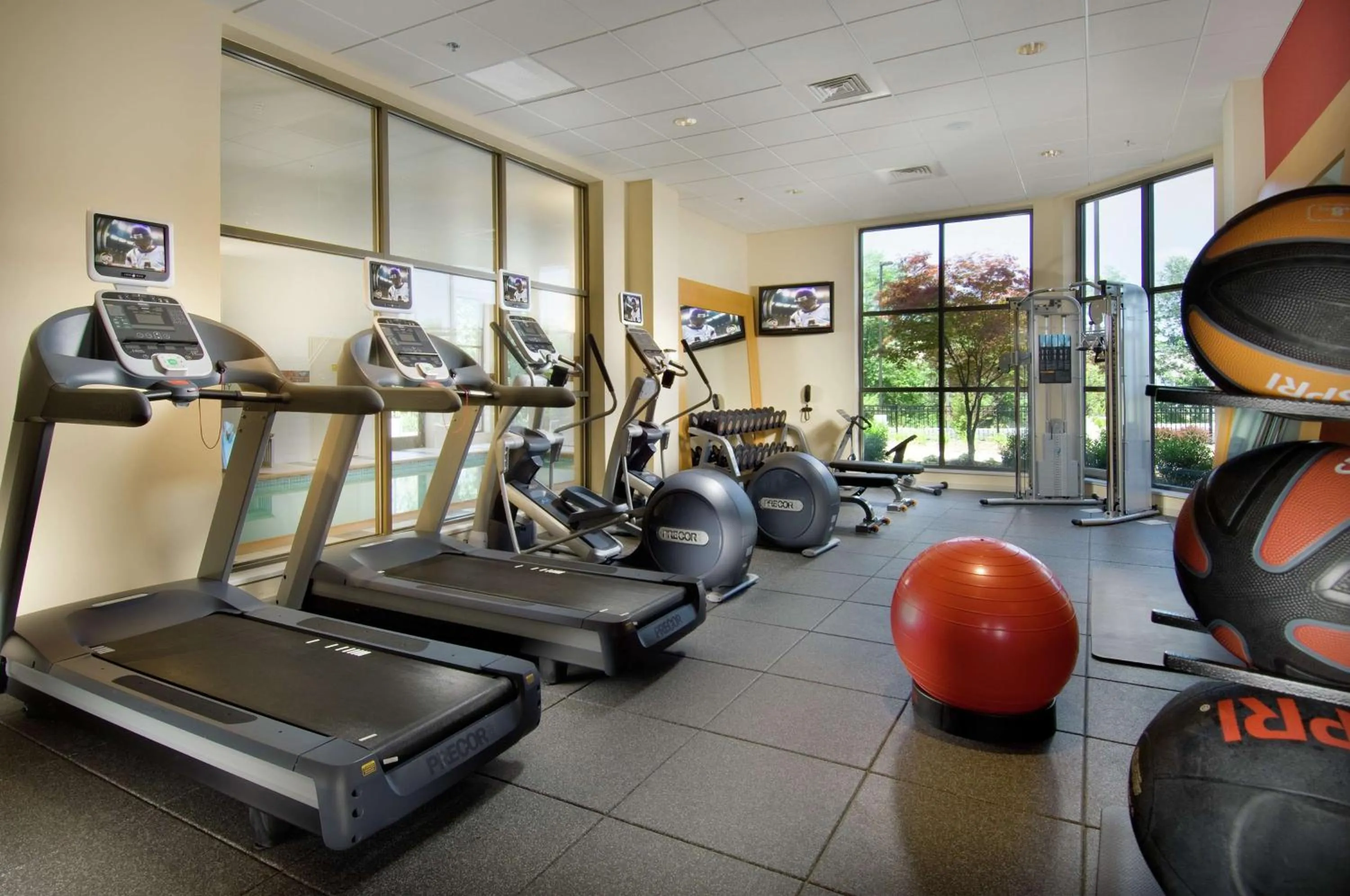 Fitness centre/facilities in DoubleTree by Hilton Dulles Airport-Sterling